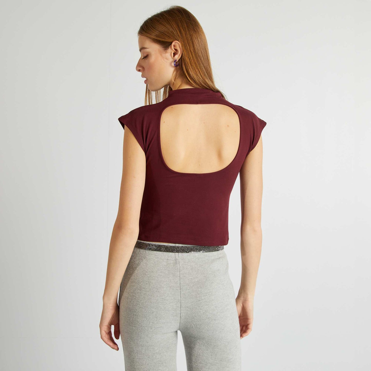 Backless top with high neck. red