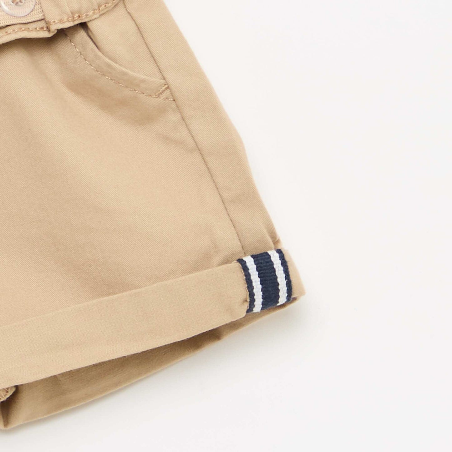 პოლო და შორტი კომპლექტი - 2 ცალი თეთრი