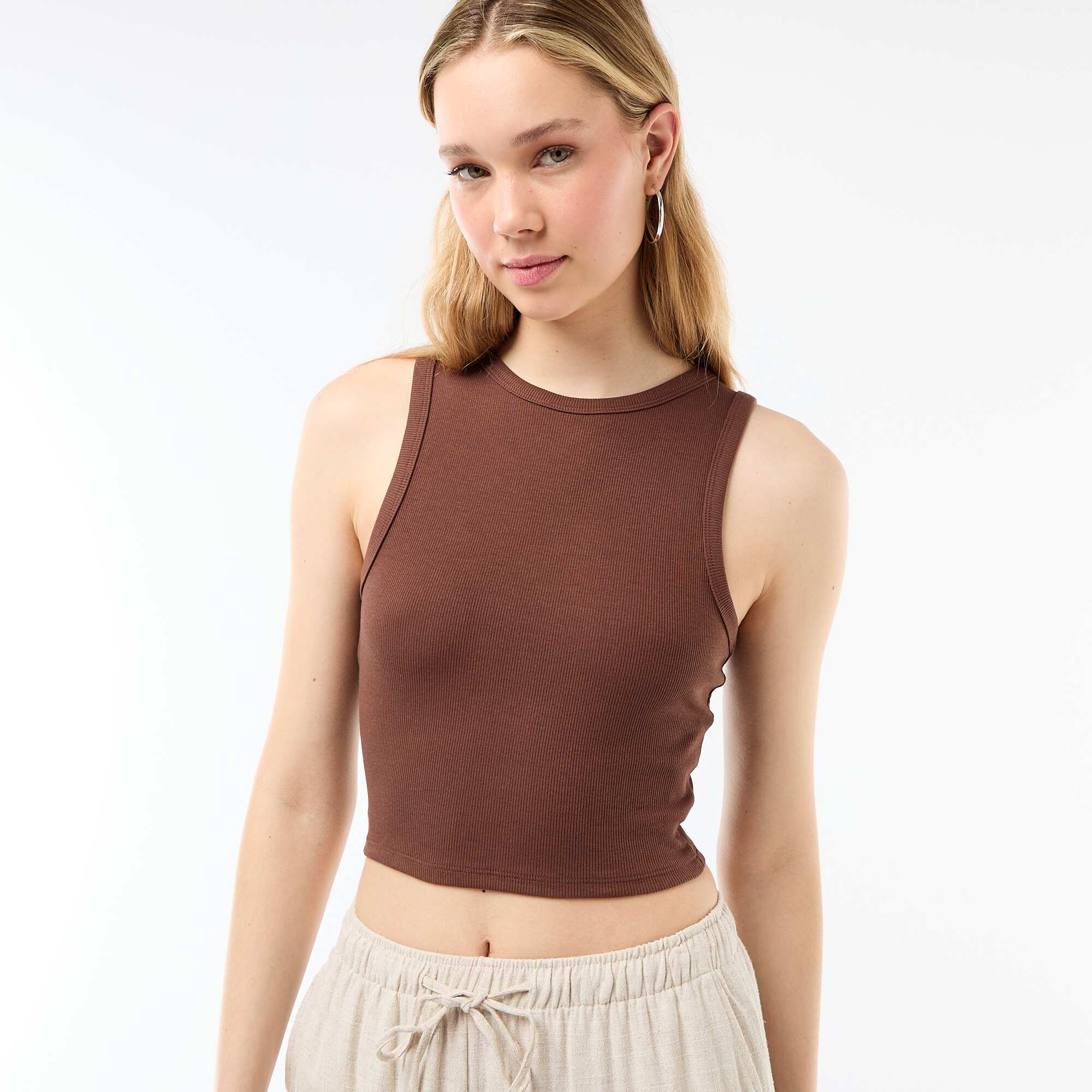 American Armhole Tank Top BROWN – Kiabi Georgia
