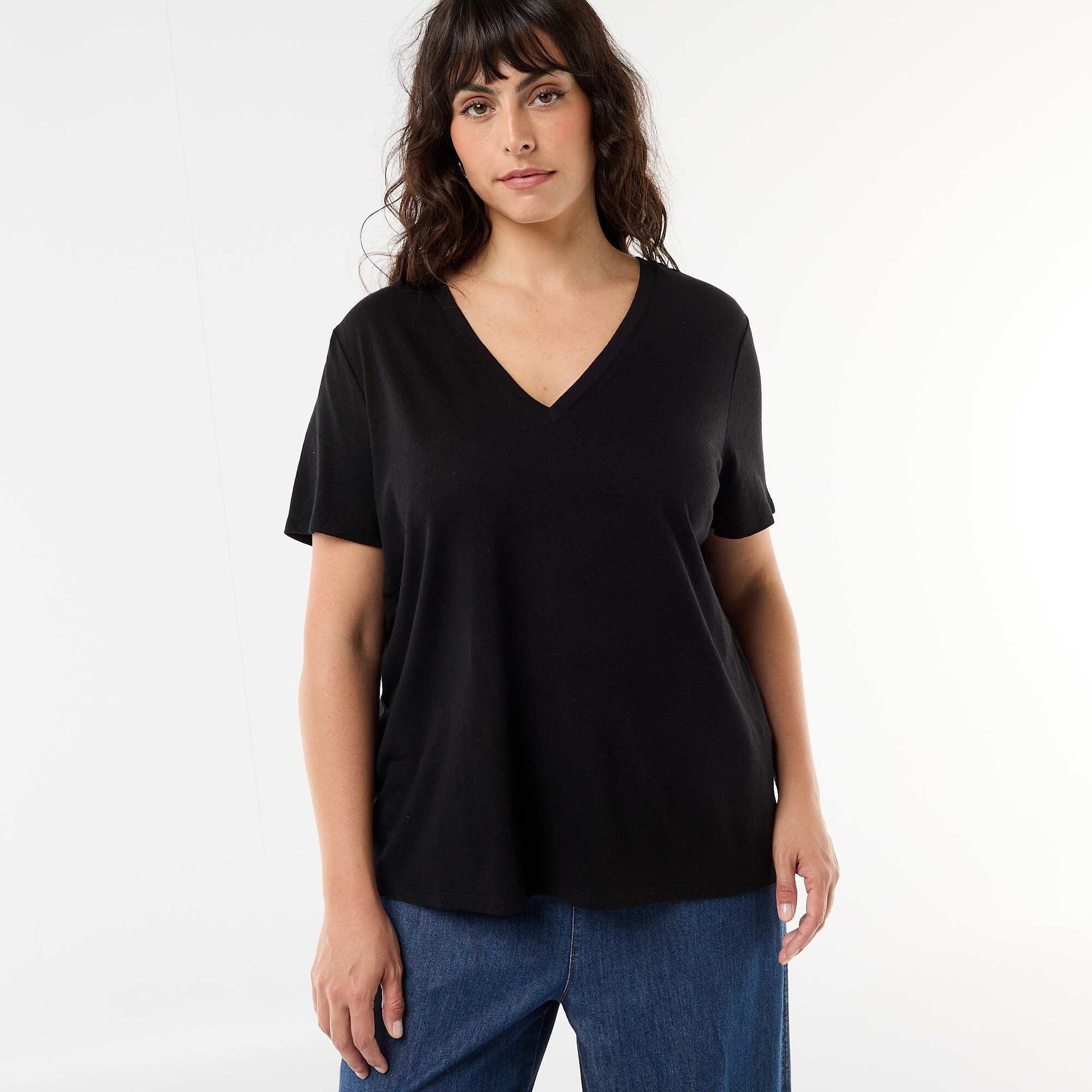 Basic V-Neck Short-Sleeve T-Shirt BLACK