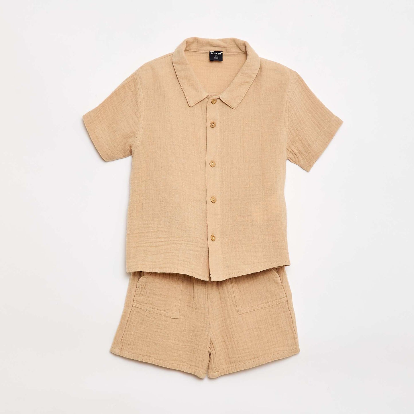 ორნაწილიანი პერანგი და შორტი ნაკრები კრემისფერი