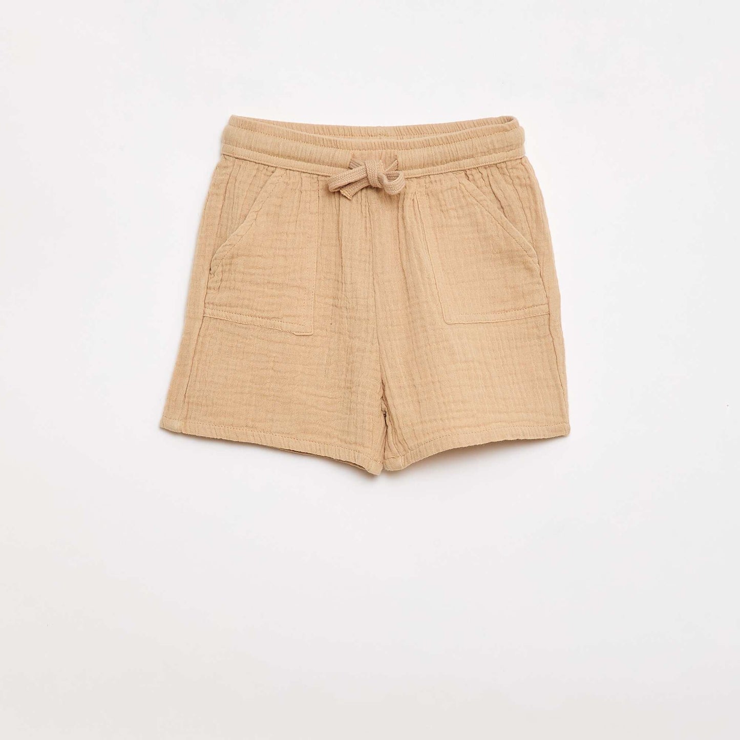 ორნაწილიანი პერანგი და შორტი ნაკრები კრემისფერი