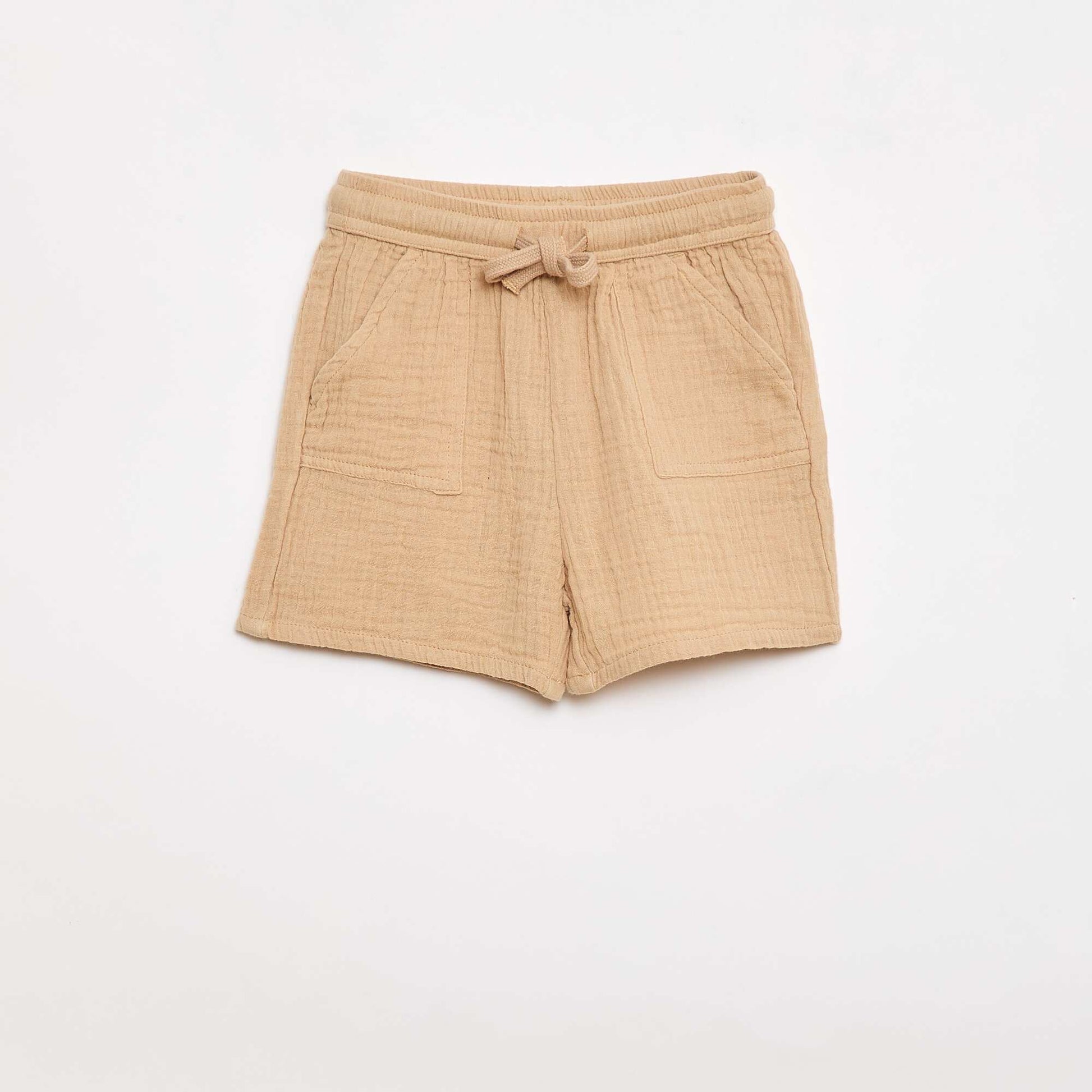 ორნაწილიანი პერანგი და შორტი ნაკრები კრემისფერი