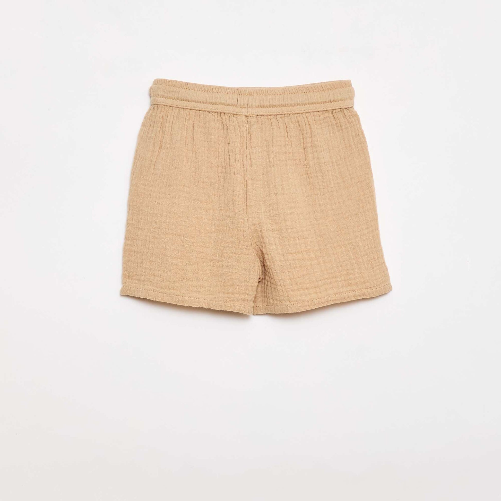 ორნაწილიანი პერანგი და შორტი ნაკრები კრემისფერი