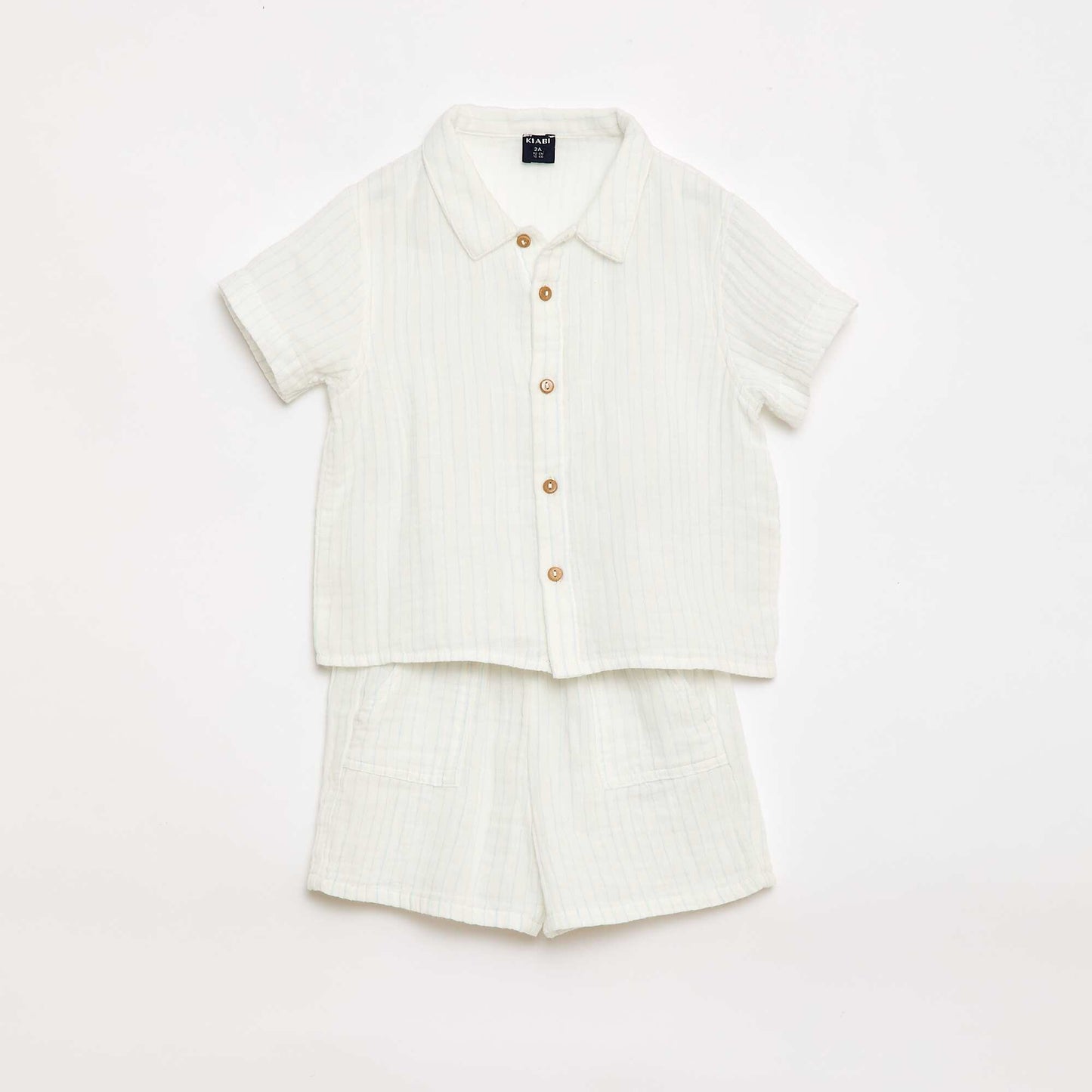 ორნაწილიანი პერანგი და შორტი ნაკრები თეთრი