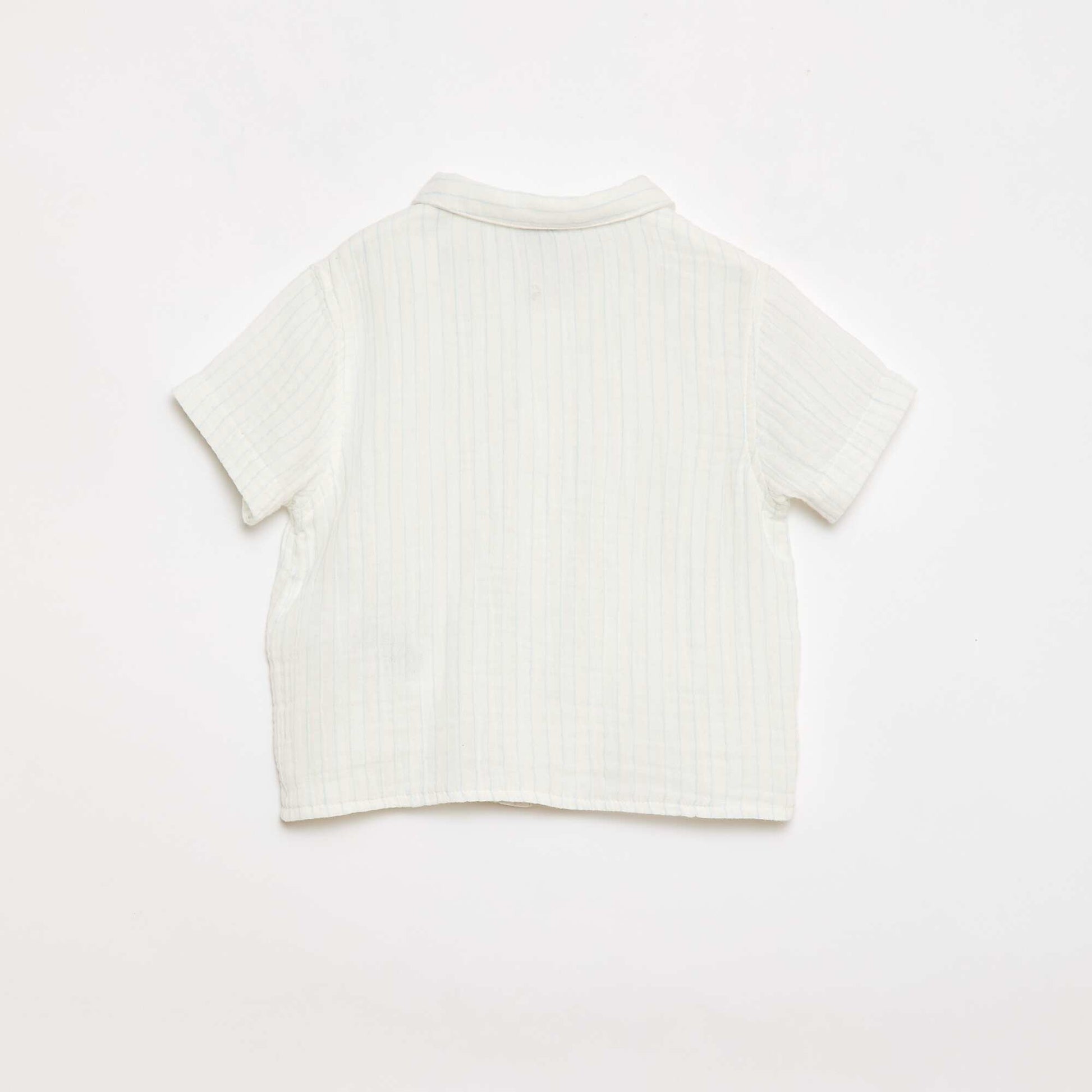 ორნაწილიანი პერანგი და შორტი ნაკრები თეთრი