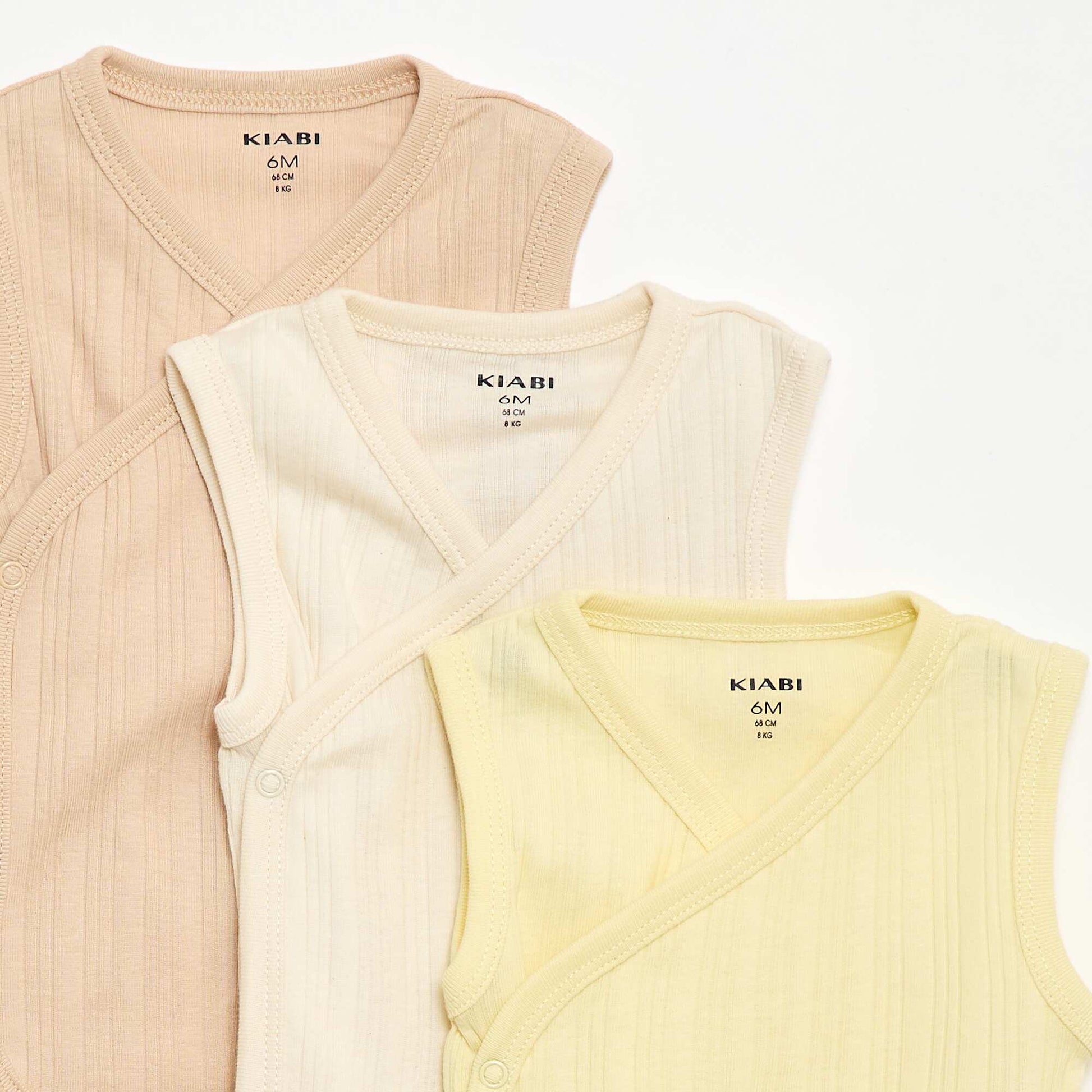 3 ცალიანი შეფუთვა ვერტიკალურ ღარიანი ბოდეები თეთრი