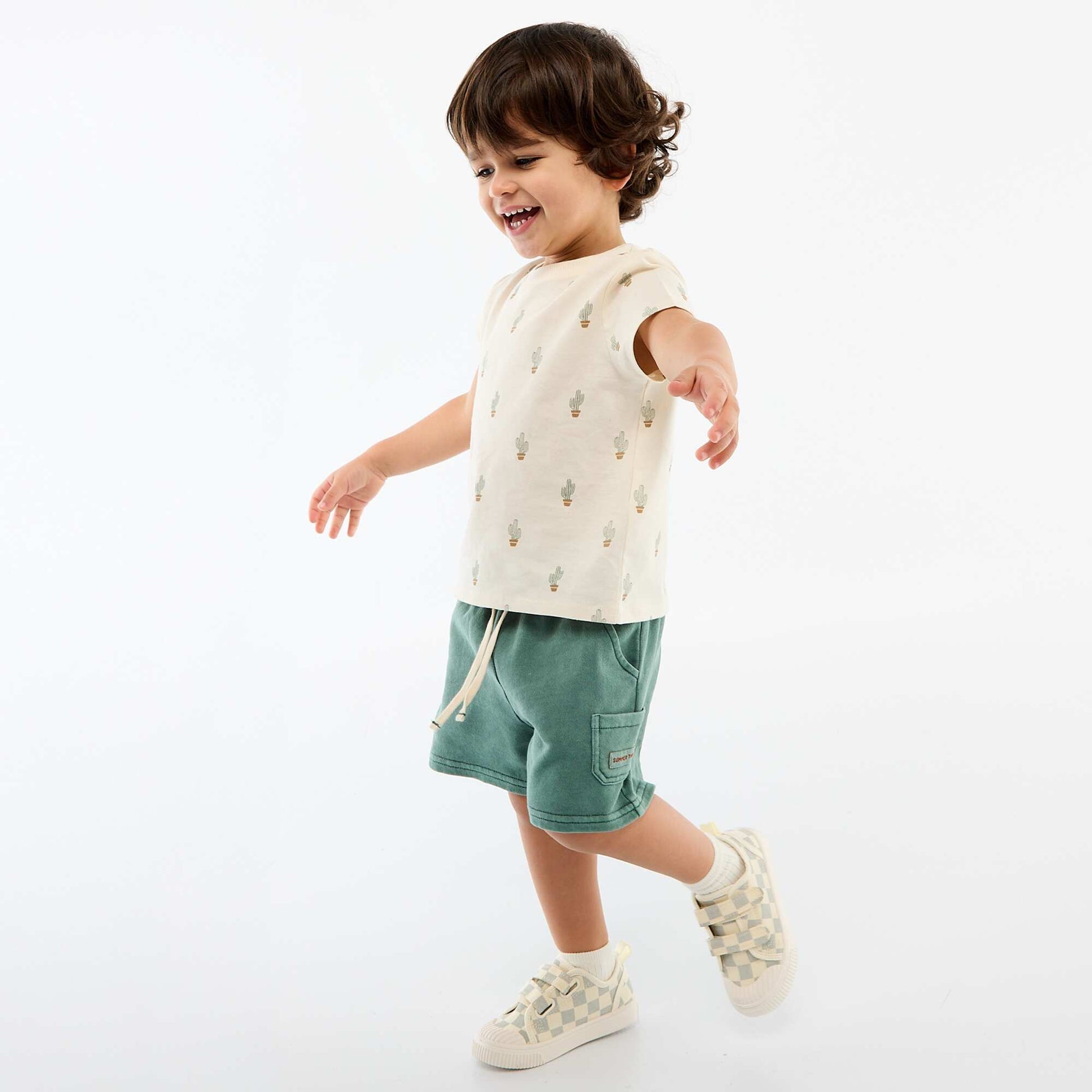 სწორი ჭრის ფრანგული ტერი შორტი მყარი ფორმატით ბამბის მწვანე