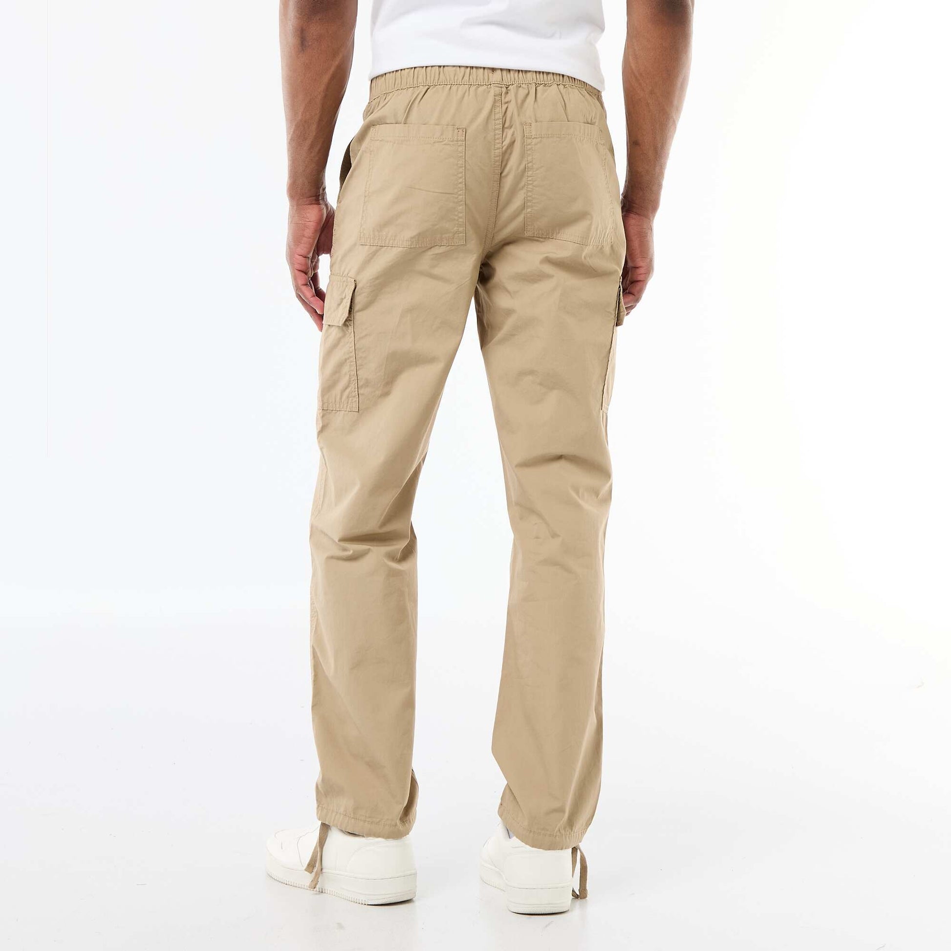 ჩვეულებრივი ზომის მრავალჯიბიანი შარვალი კრემისფერი