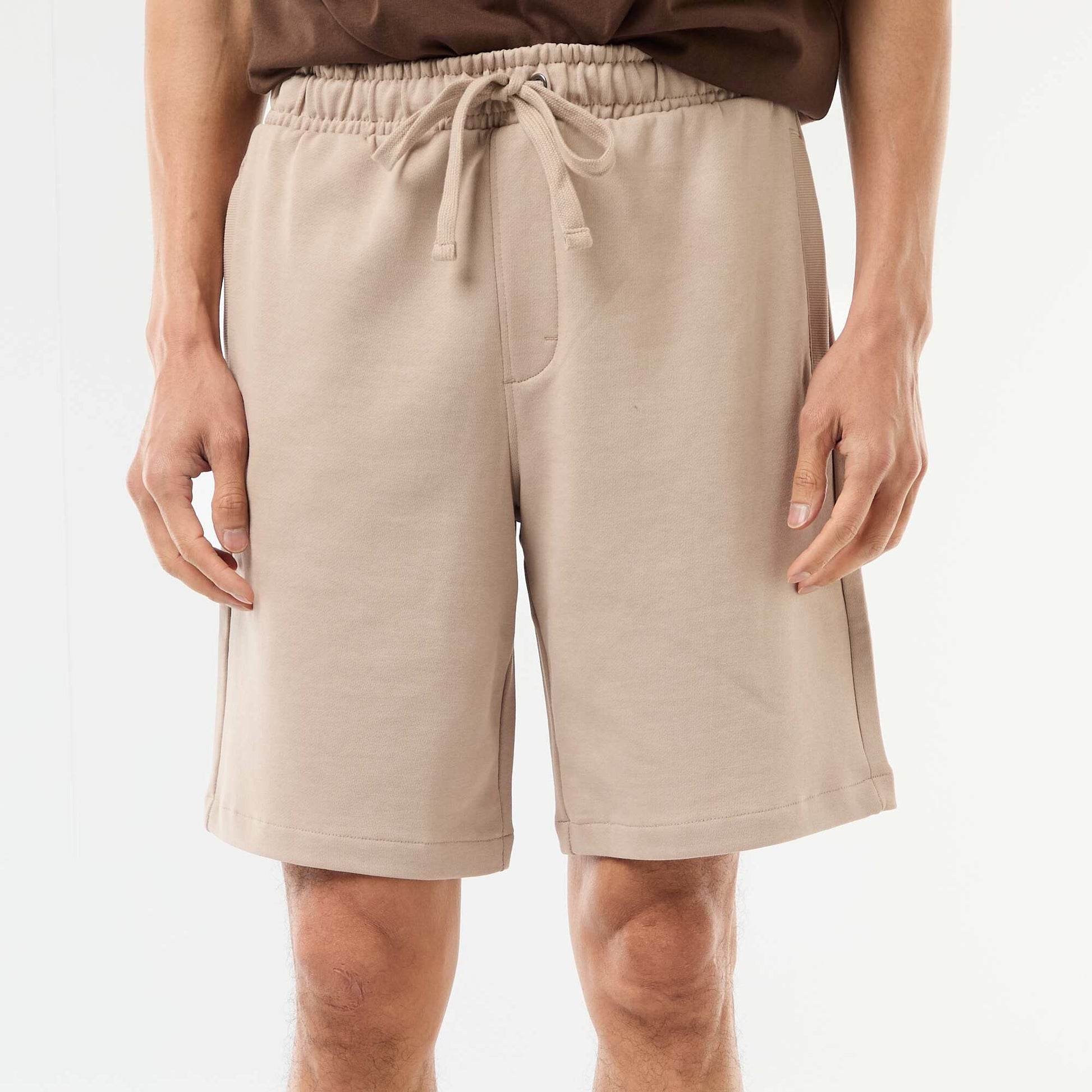 სადა მსუბუქი ფლისის ბერმუდის შარვალი შორტი კრემისფერი