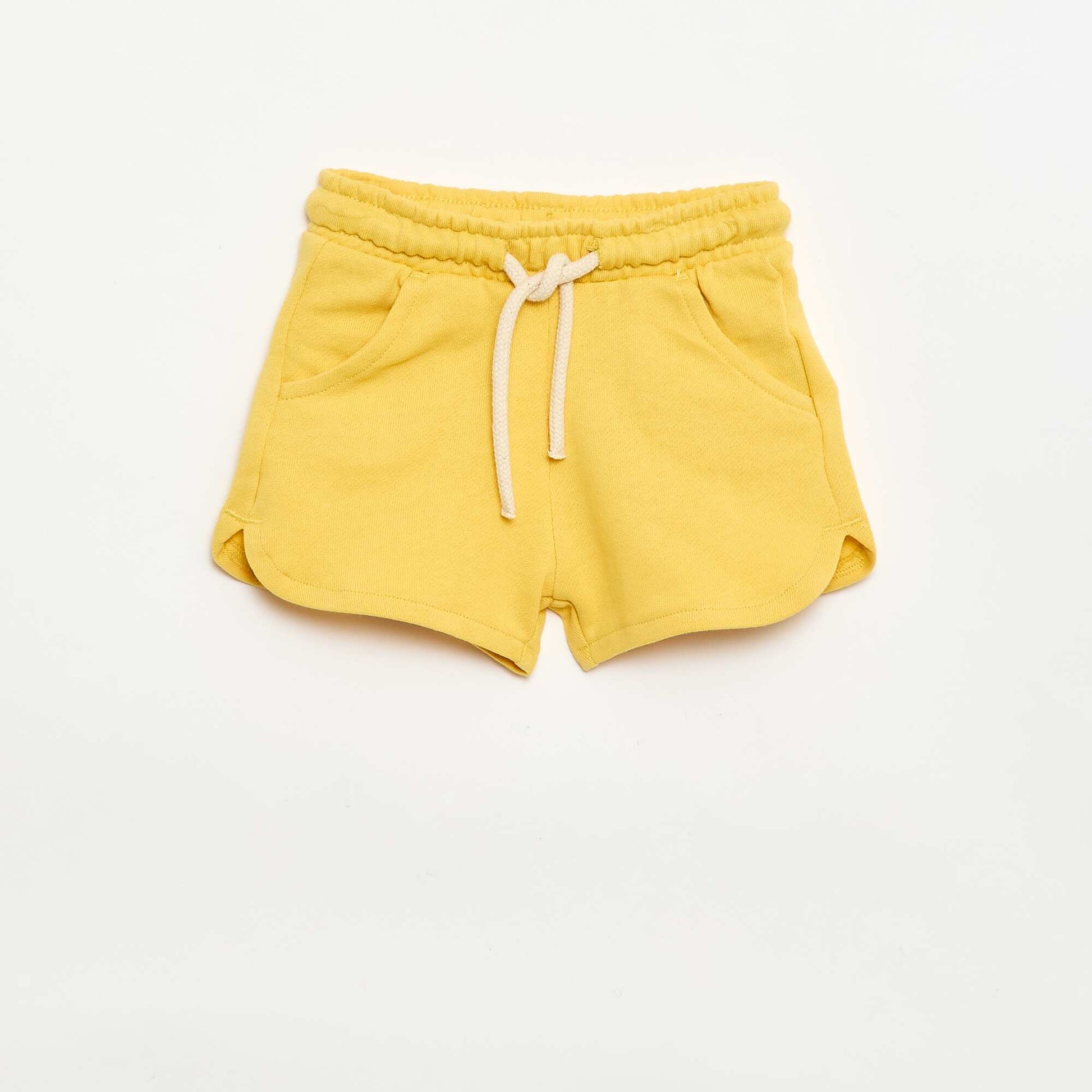 სადა მსუბუქი საწმისი შორტი ყვითელი