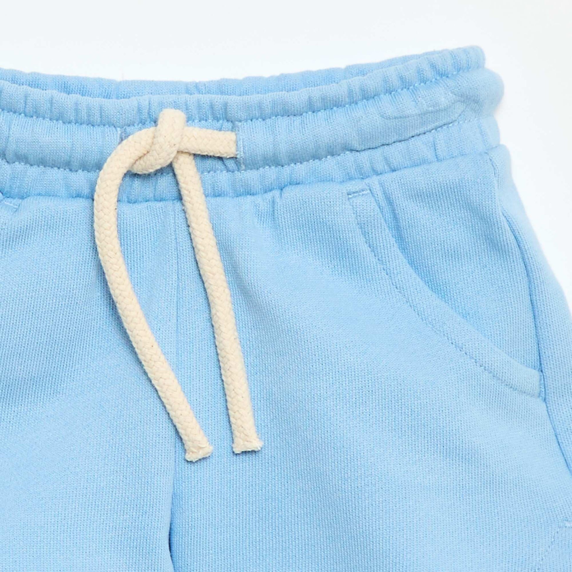 სადა მსუბუქი საწმისი შორტი ლურჯი