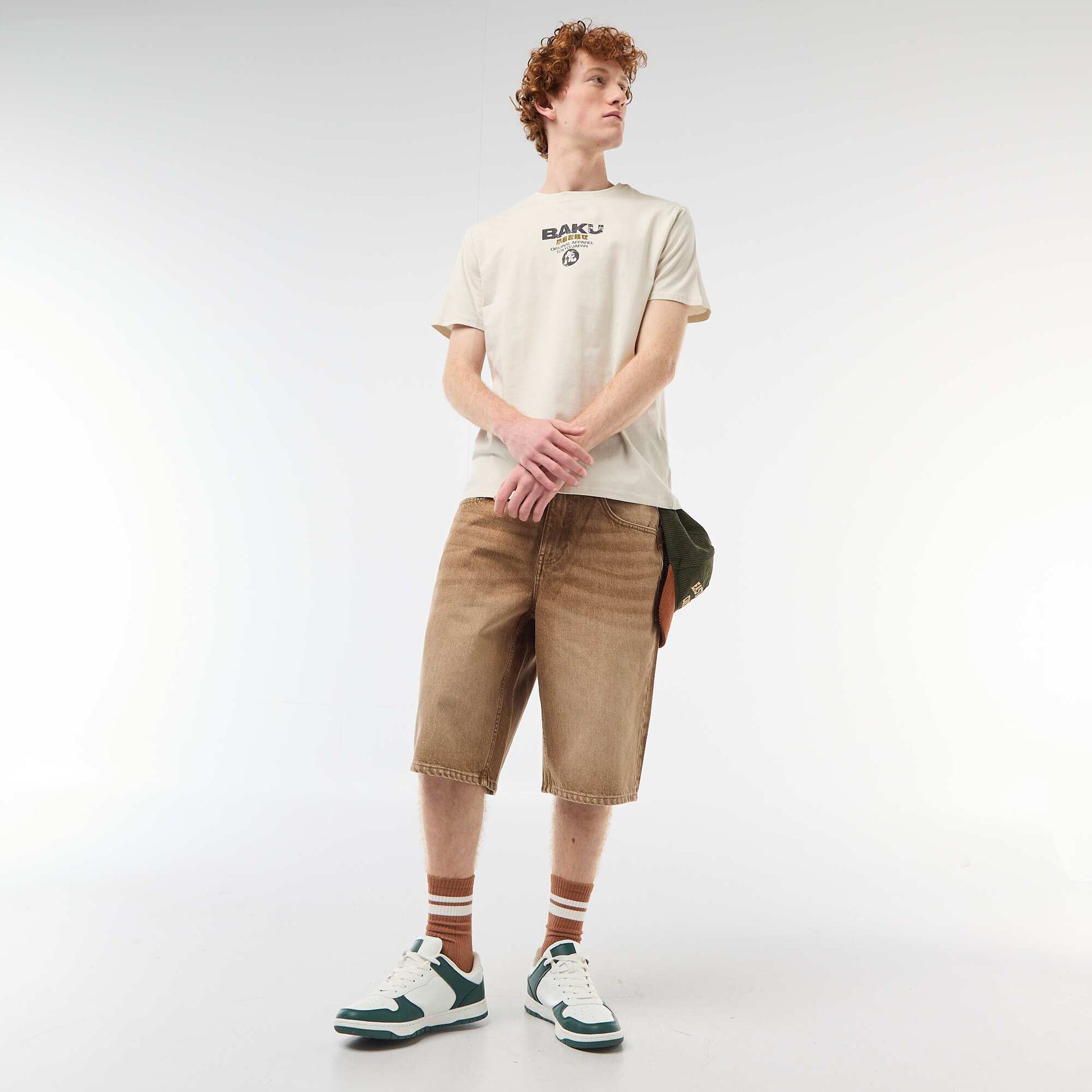 პრინტიანი ბამბის ჯვარედინი ყელიანი მაისური კრემისფერი