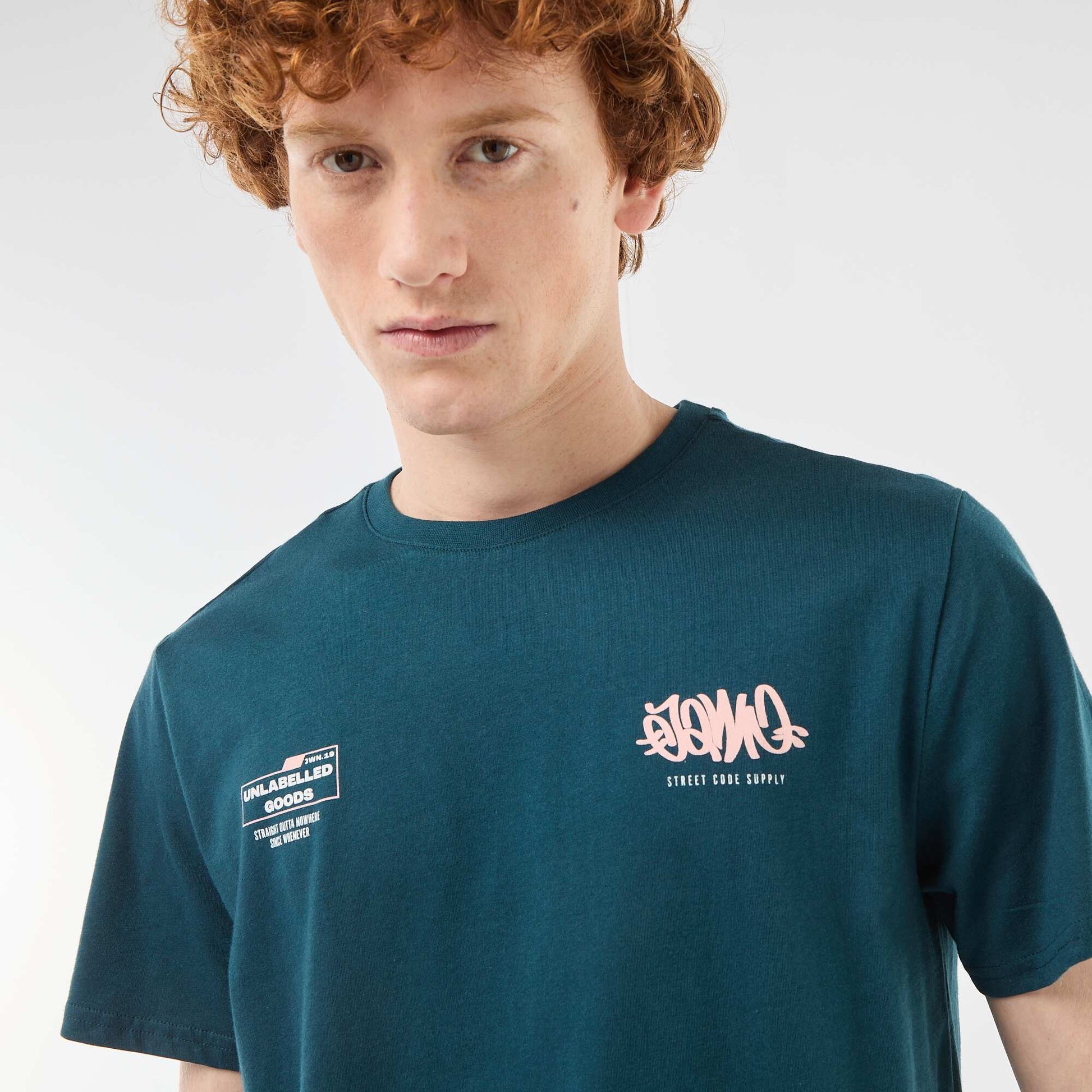 პრინტიანი ბამბის ჯვარედინი ყელიანი მაისური ლურჯი