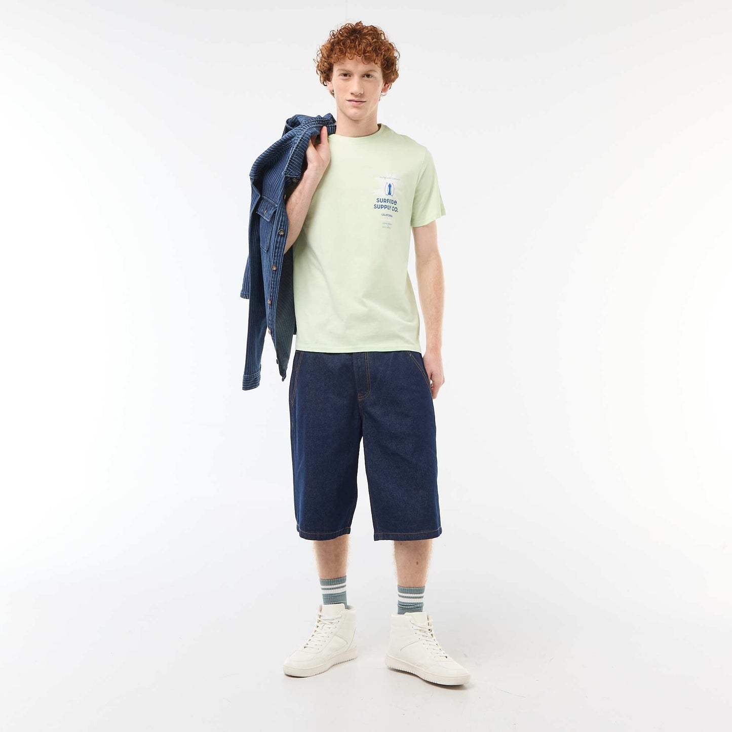 პრინტიანი ბამბის ჯვარედინი ყელიანი მაისური მწვანე