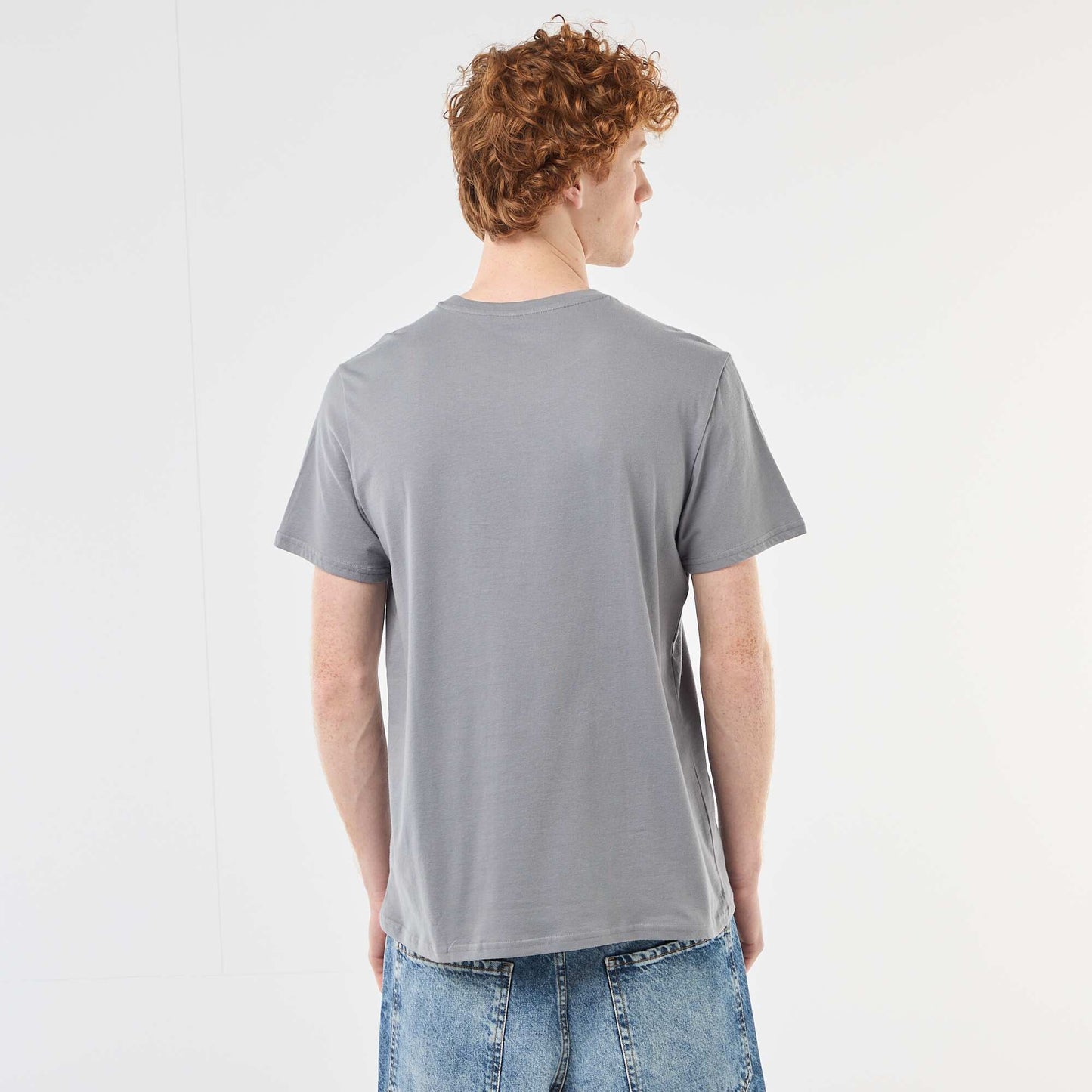 პრინტიანი ბამბის ნაცრისფერი, კრემ-ყელიანი მაისური