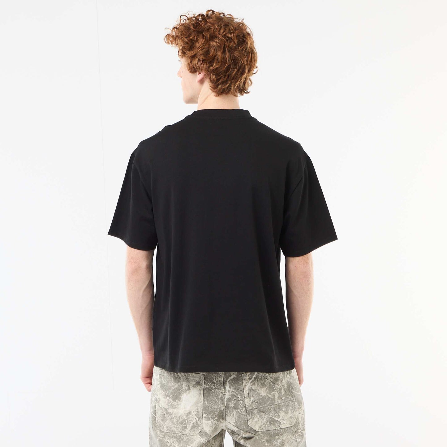Crew Neck T-Shirt with Contrast Embroidery BLACK