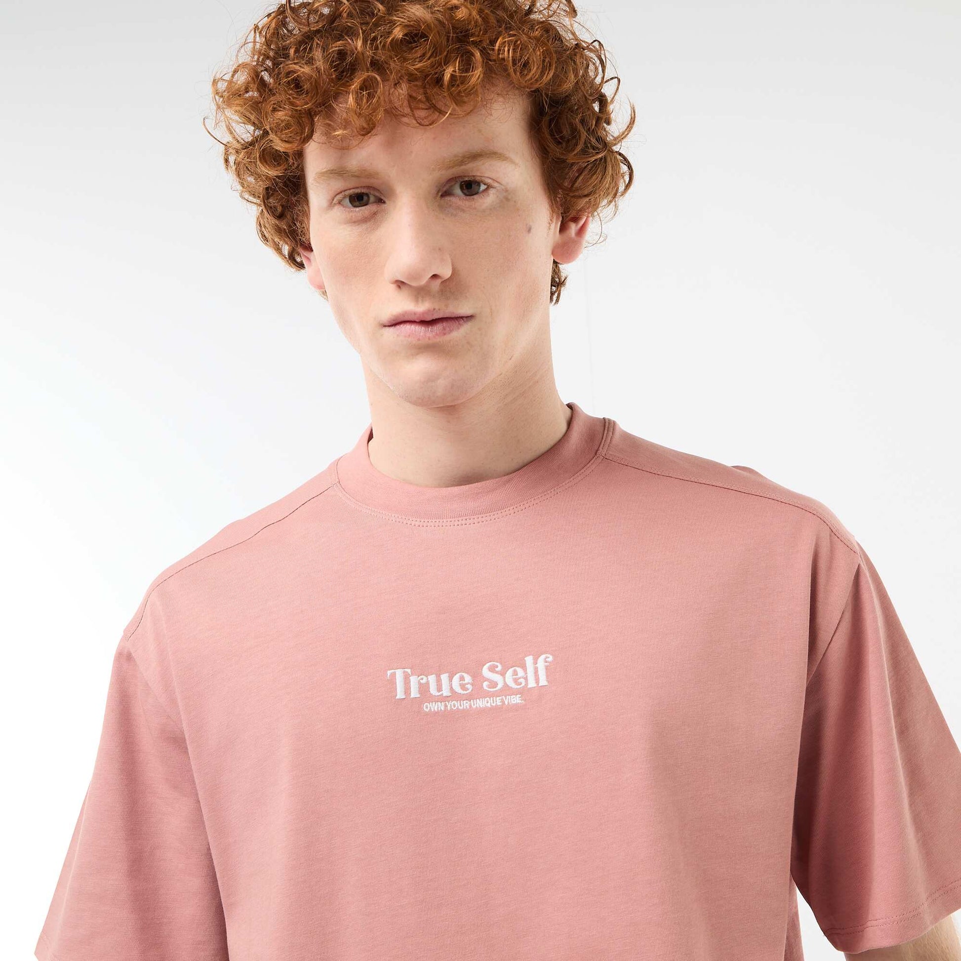Crew Neck T-Shirt with Contrast Embroidery PINK
