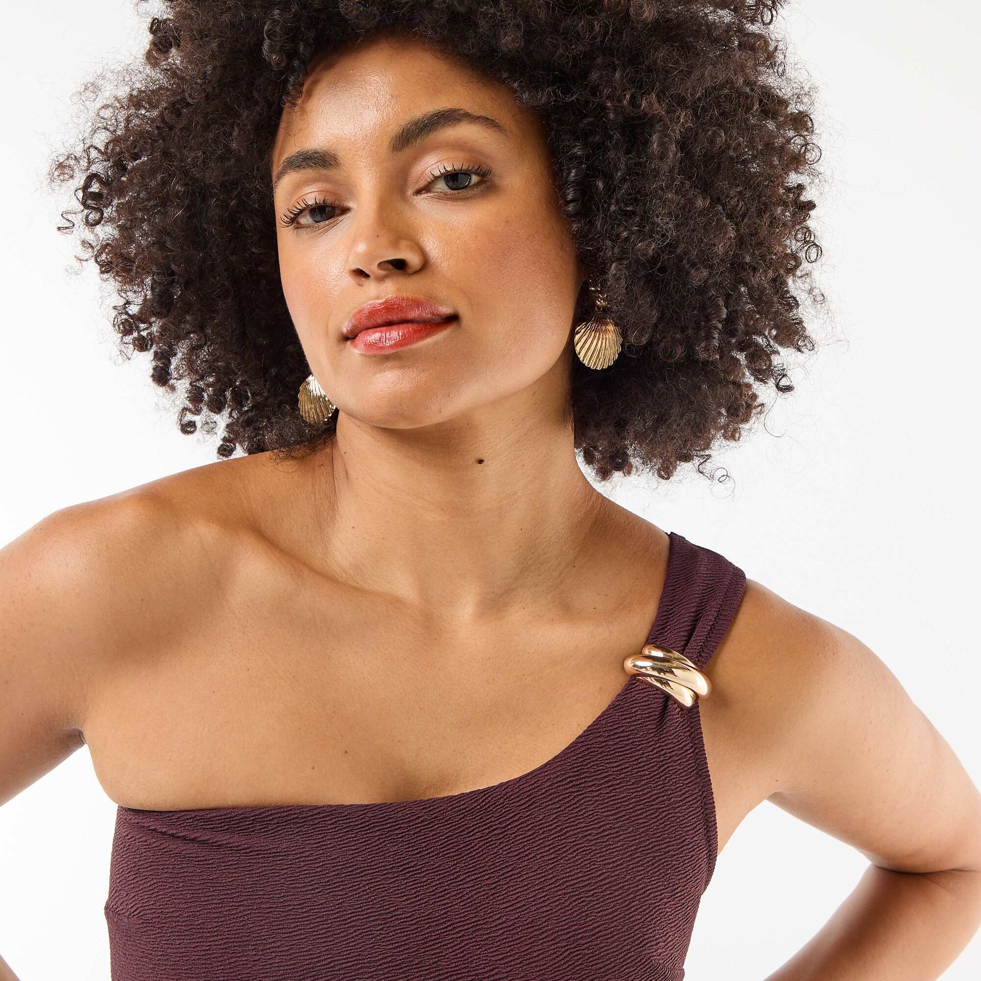Asymmetrical one-piece swimsuit with gold-tone jewel PURPLE
