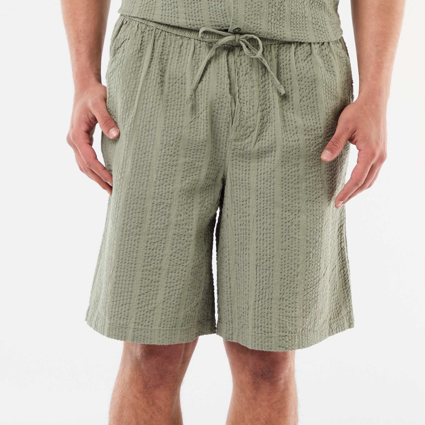 Crêpe-effect Bermuda Shorts GREEN