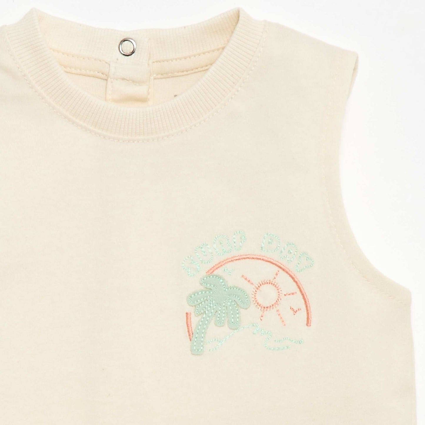 დეკორატიული ნაქარგი ზედა თეთრი