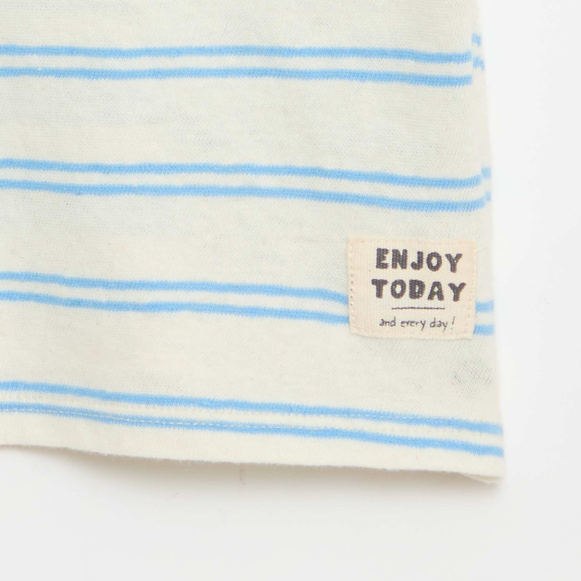 ზოლიანი ბამბის და ტილო ჯერსის მაისური თეთრი