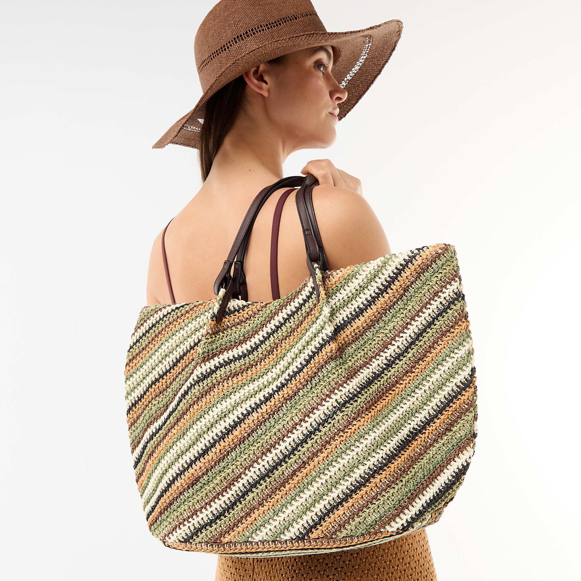 ჩალის ჩანთა მწვანე