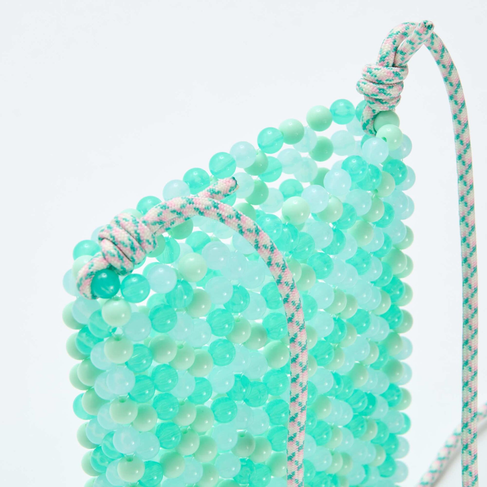 მძივებით მორთული ტელეფონის ჩანთა მწვანე