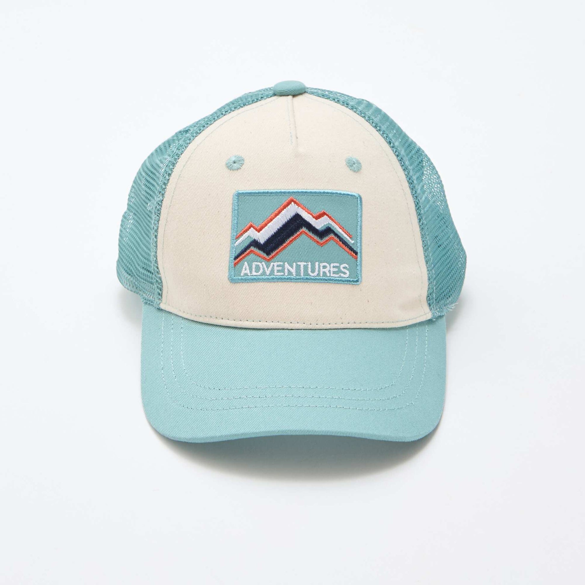 ბადისებრი ქუდი წინა მხარეს ქარგვა ლურჯი