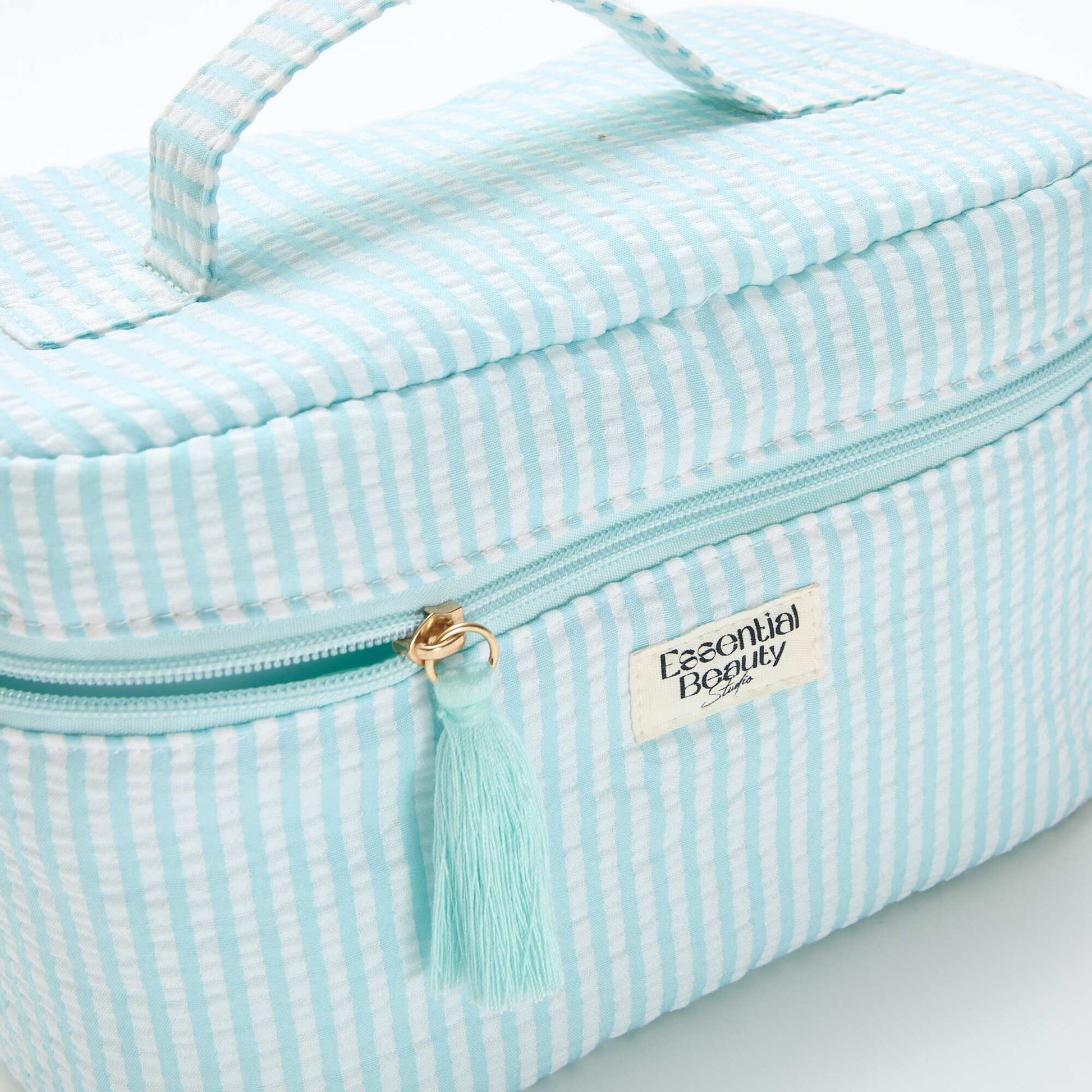 ორნამენტებიანი ყუთი სახელურით ლურჯი