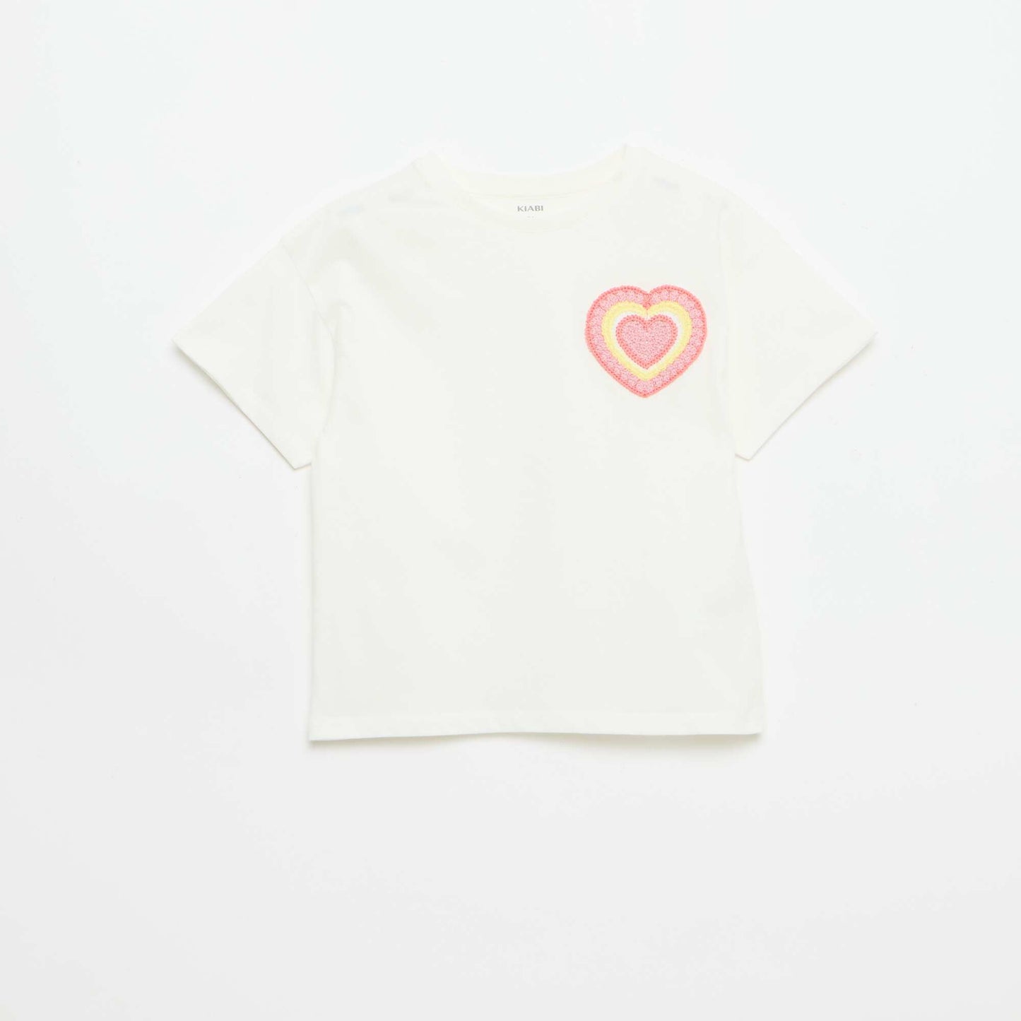 მაისური მკერდზე ნაქარგებით თეთრი