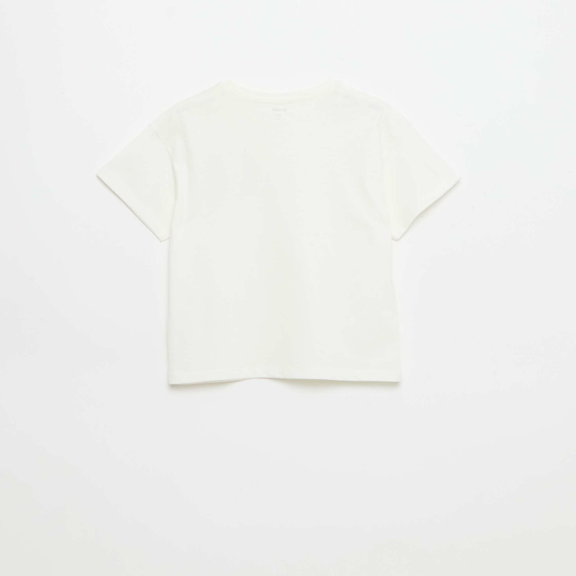 მაისური მკერდზე ნაქარგებით თეთრი