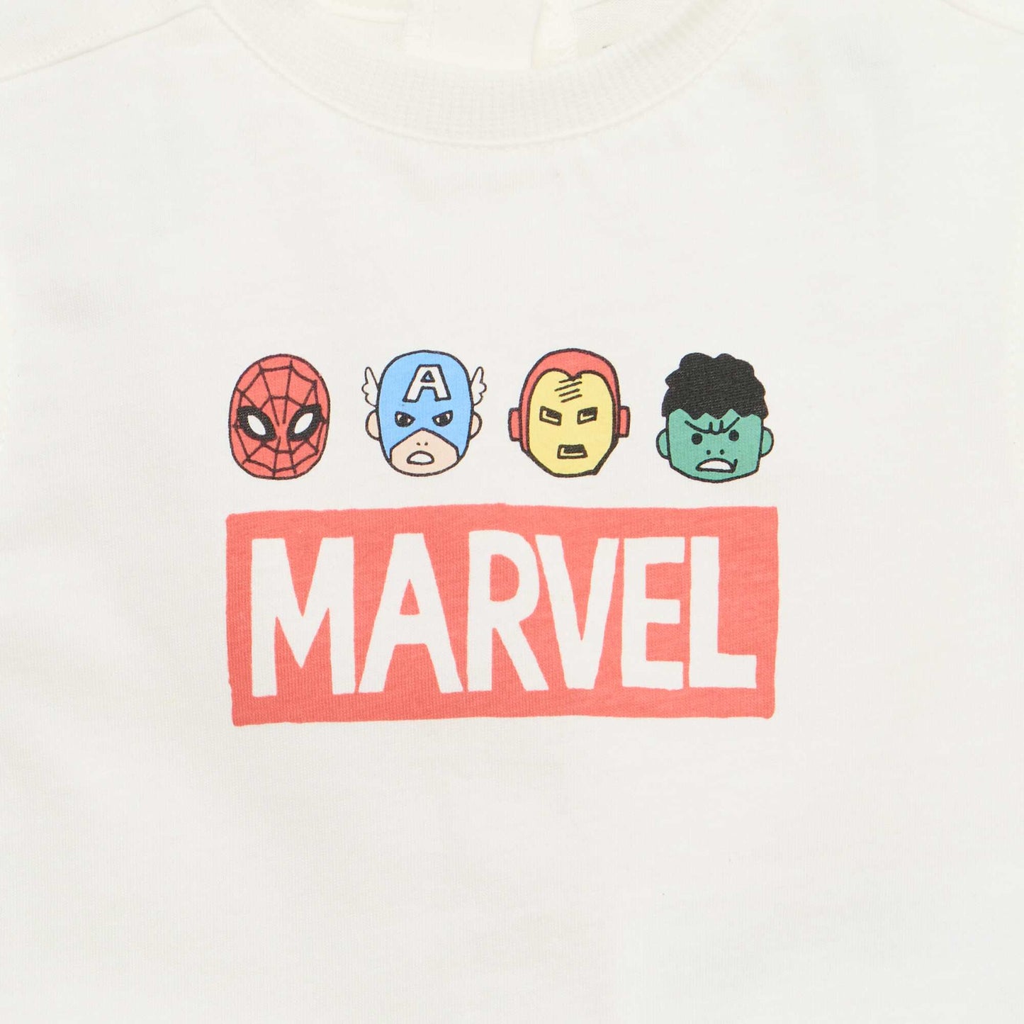 Marvel-ის ორნაწილიანი ზედა + შორტი კომპლექტი თეთრი