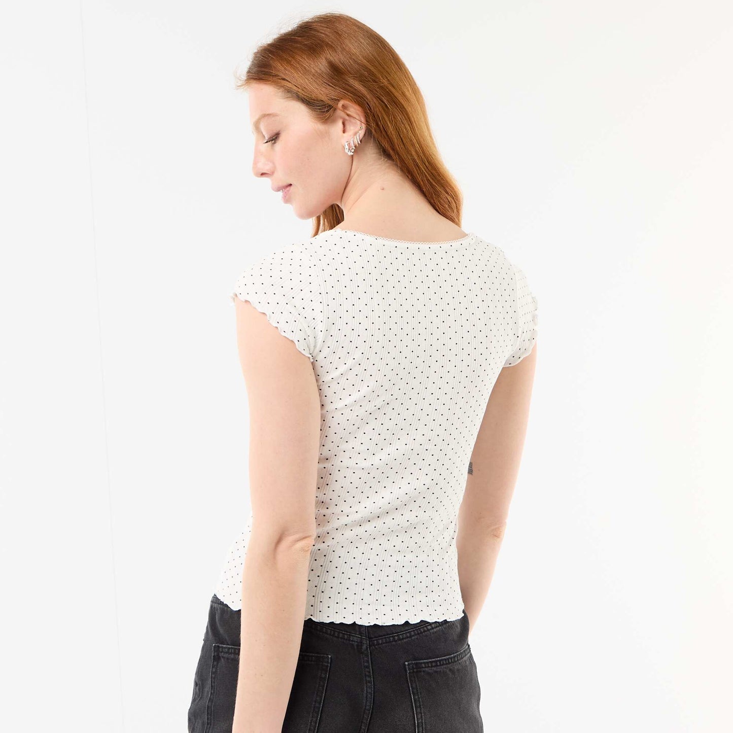 Ribbed short-sleeved T-shirt with ruffled sleeves WHITE