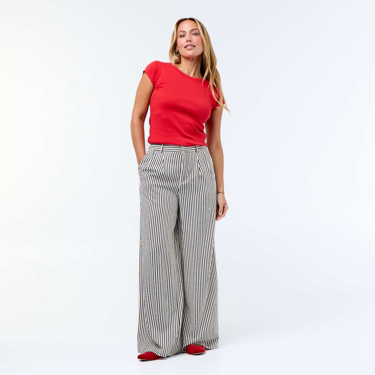 Plain Open-Back Short-Sleeved T-Shirt RED