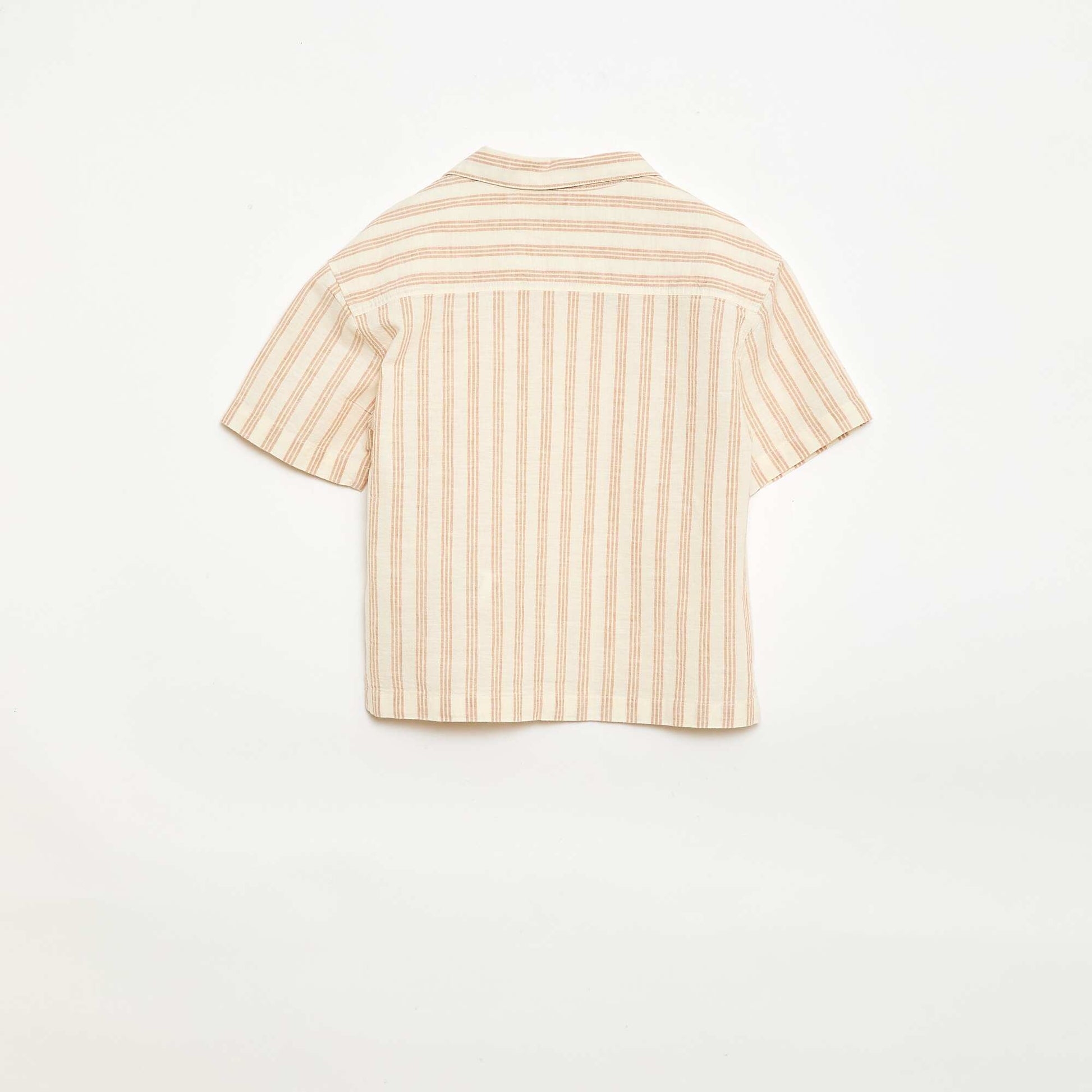 ზოლიანი პერანგი და შორტი ნაკრები კრემისფერი