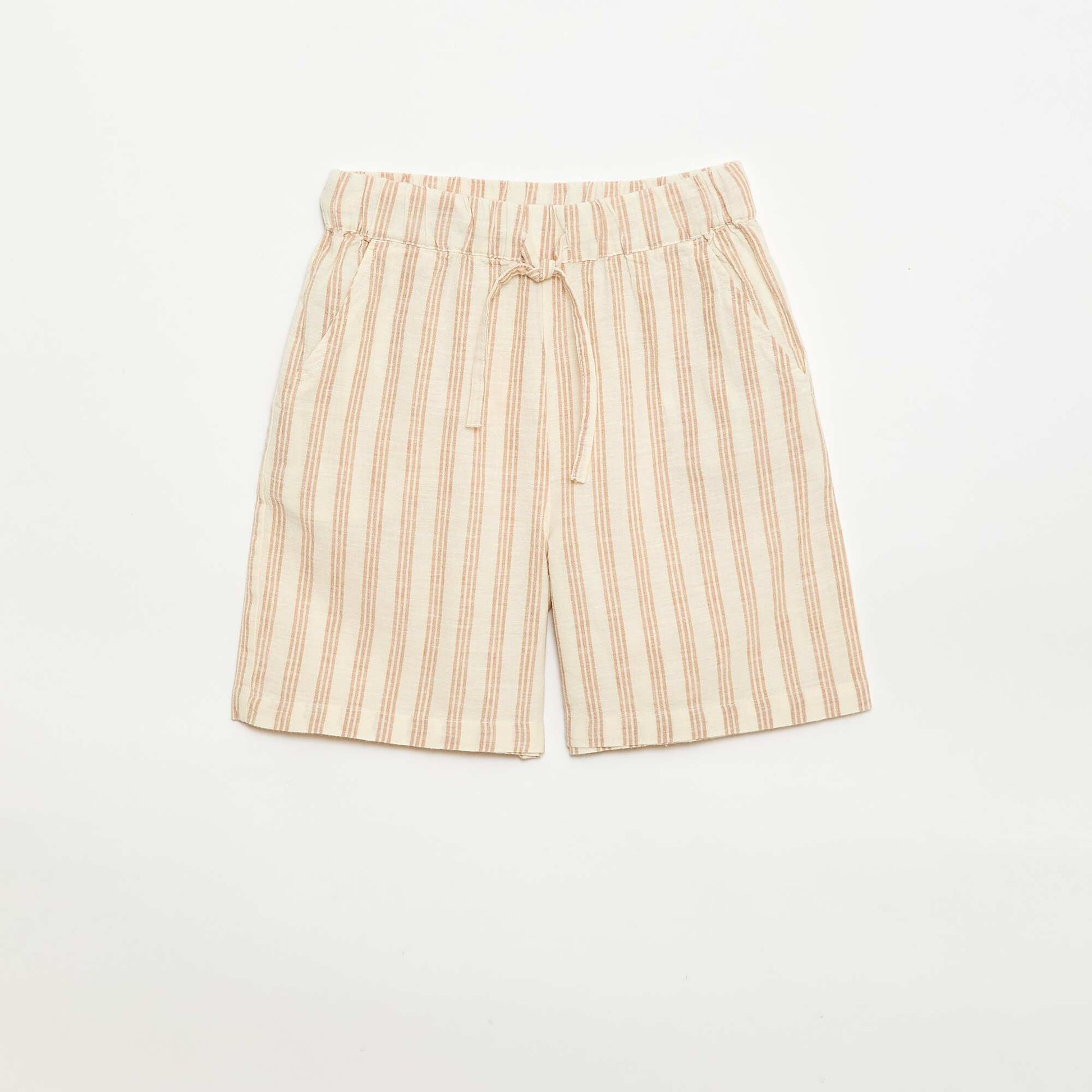 ზოლიანი პერანგი და შორტი ნაკრები კრემისფერი