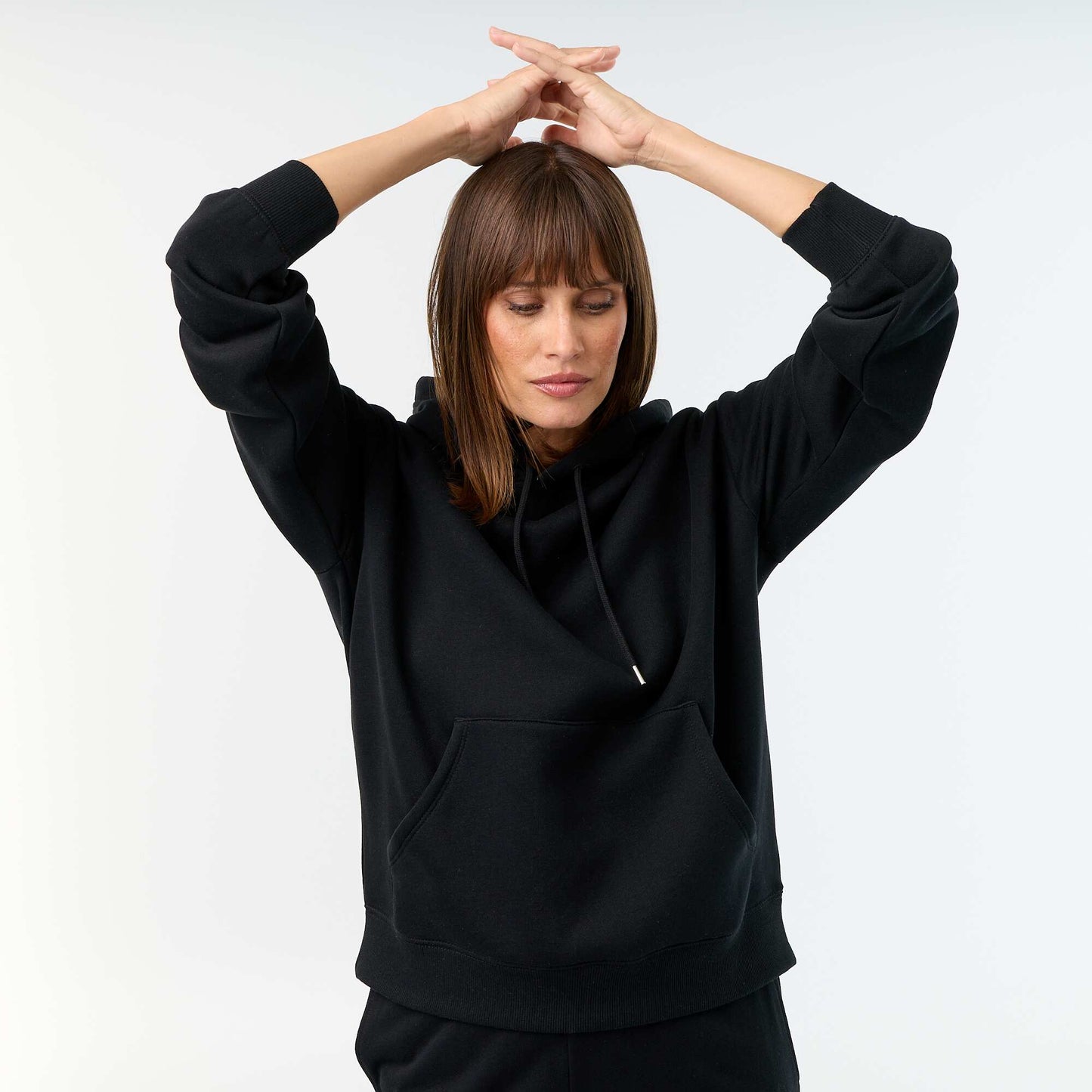 Plain hooded sweatshirt with kangaroo pocket BLACK