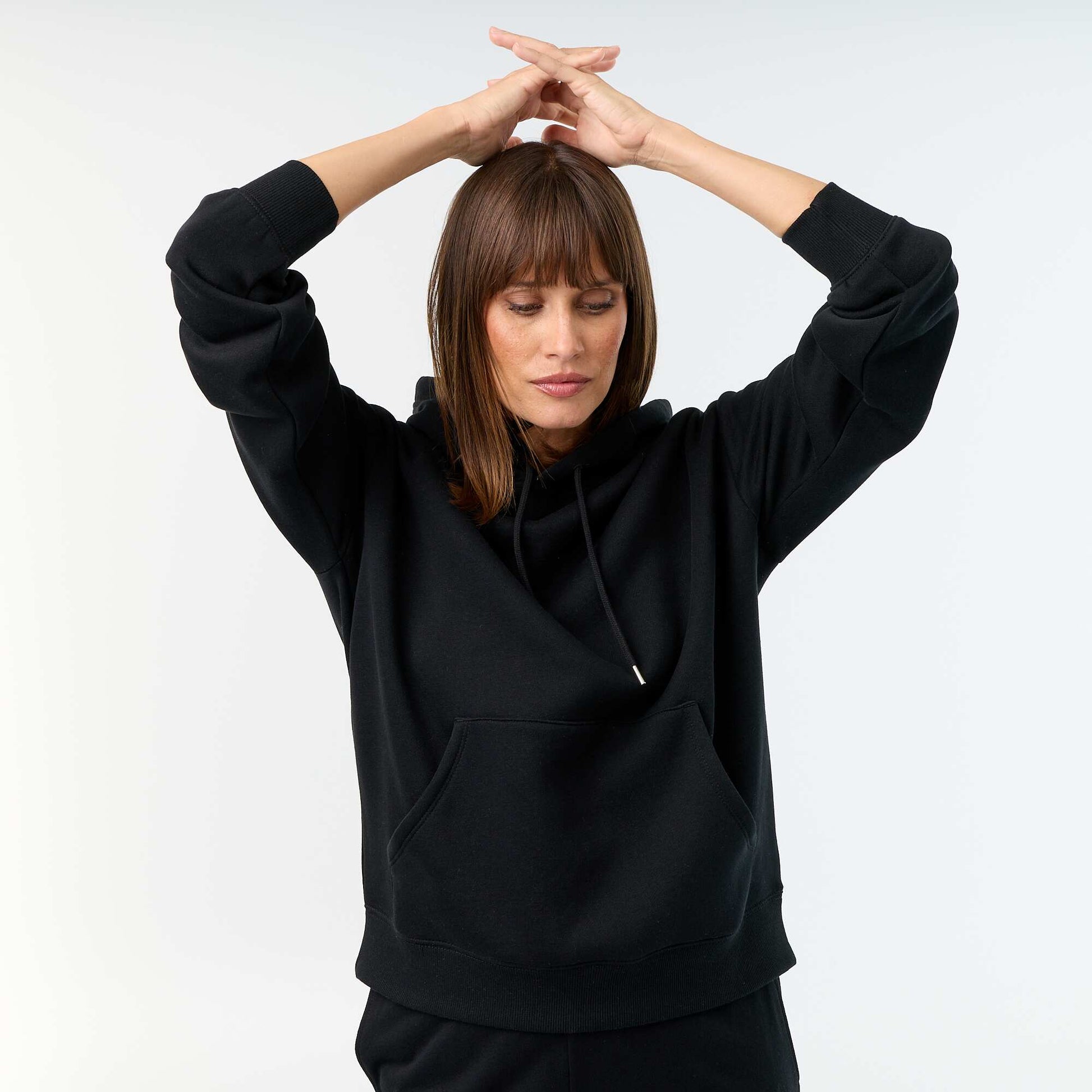 Plain hooded sweatshirt with kangaroo pocket BLACK