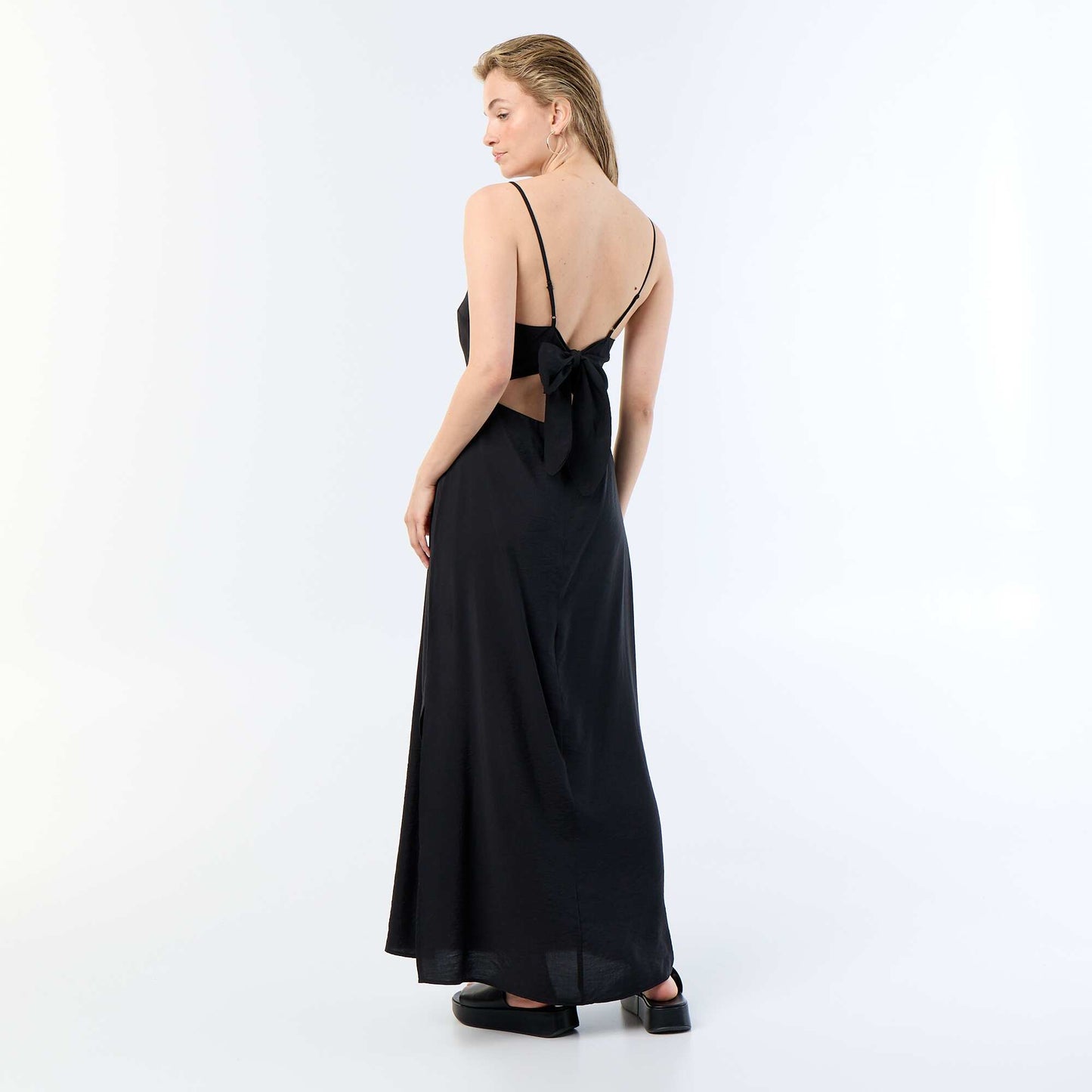 Long satin-effect dress with thin straps BLACK