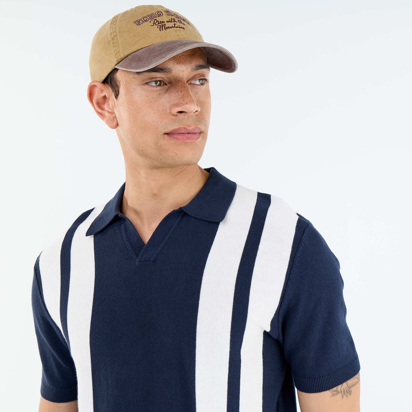 Short-Sleeved Buttonless Collar Polo Shirt BLUE