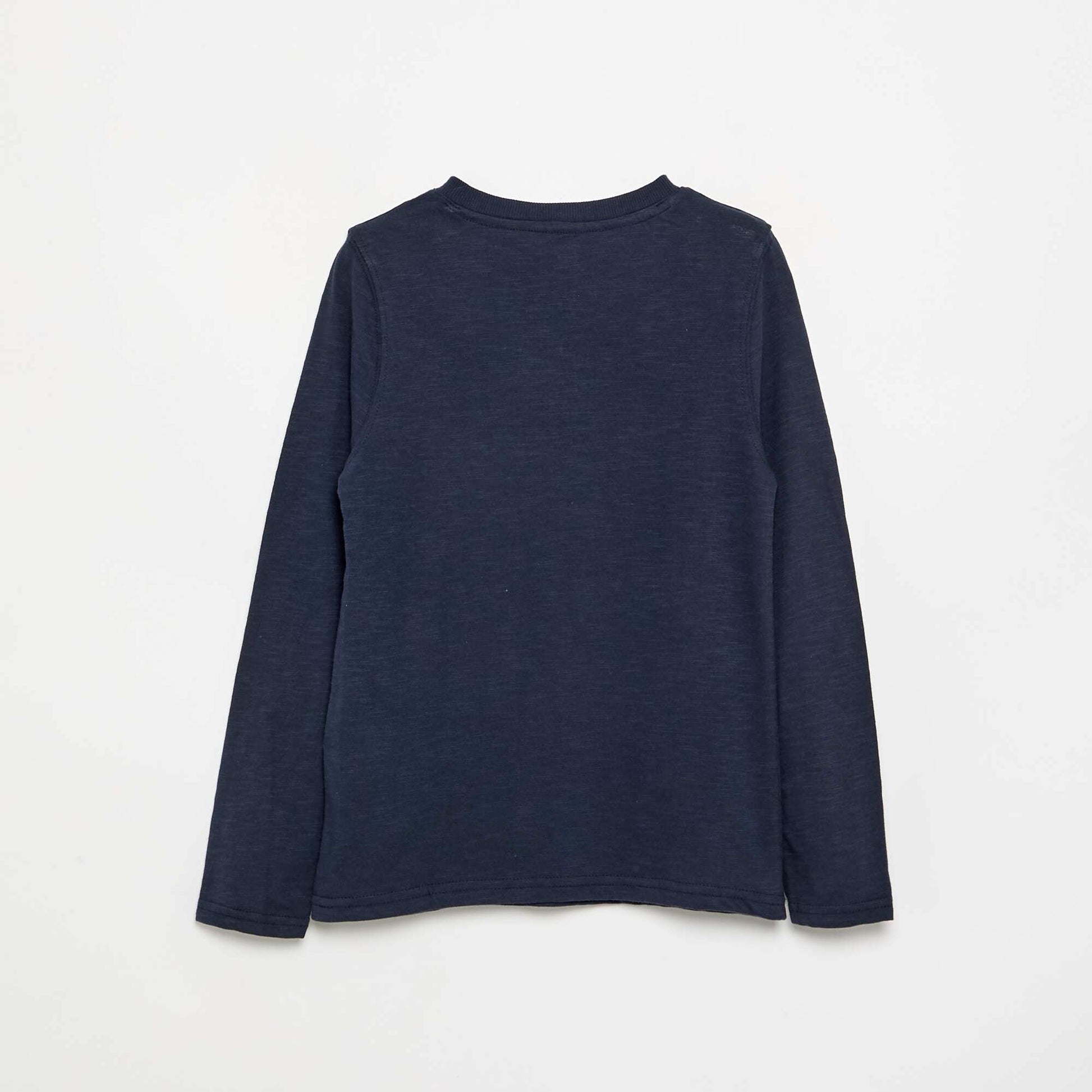 ყოველდღიური Henley-ის მაისური ლურჯი