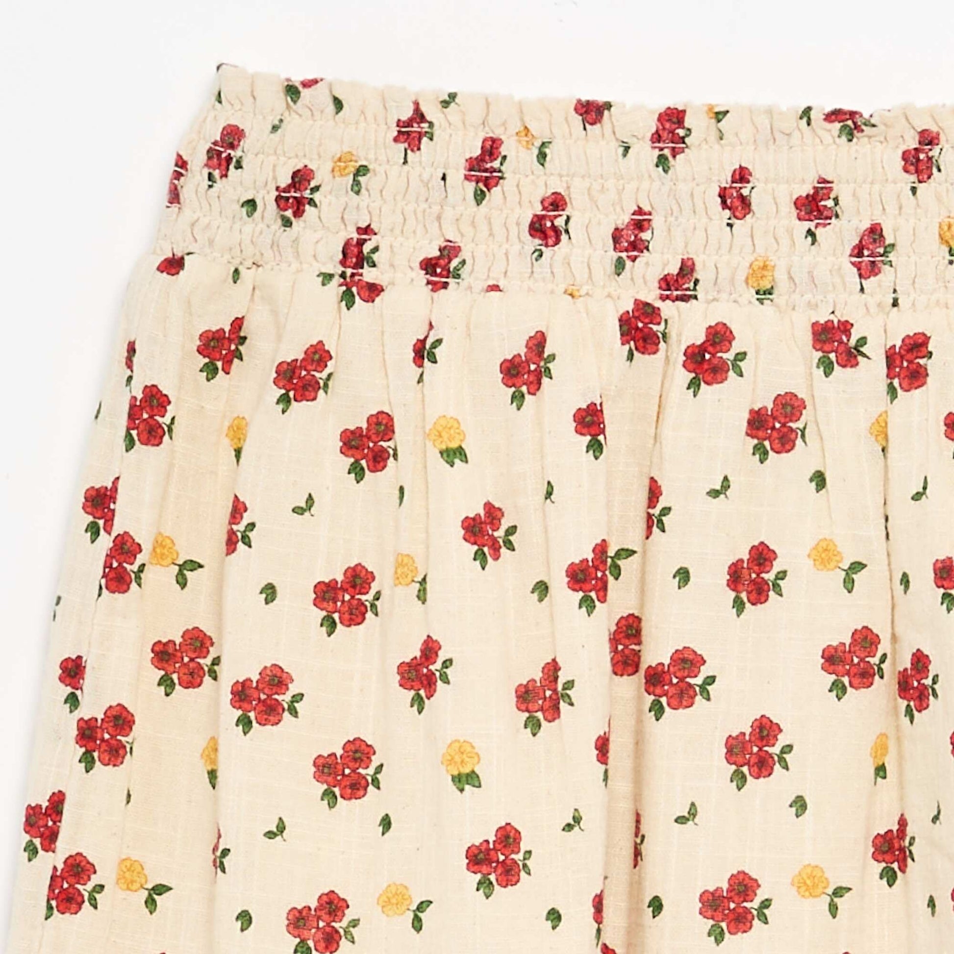 მუხლამდე სიგრძის ქვედაბოლო თეთრი