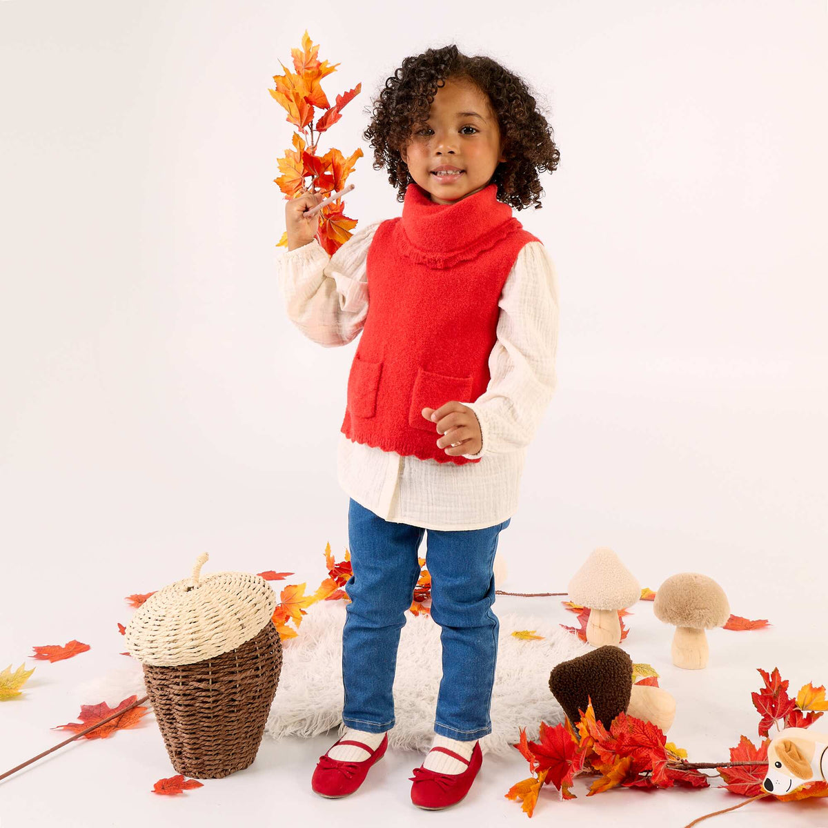 Sleeveless sweater with removable scarf RED
