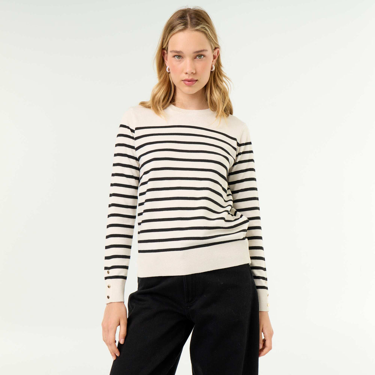 Fine Gauge Knit Round Neck Sweater BEIGE