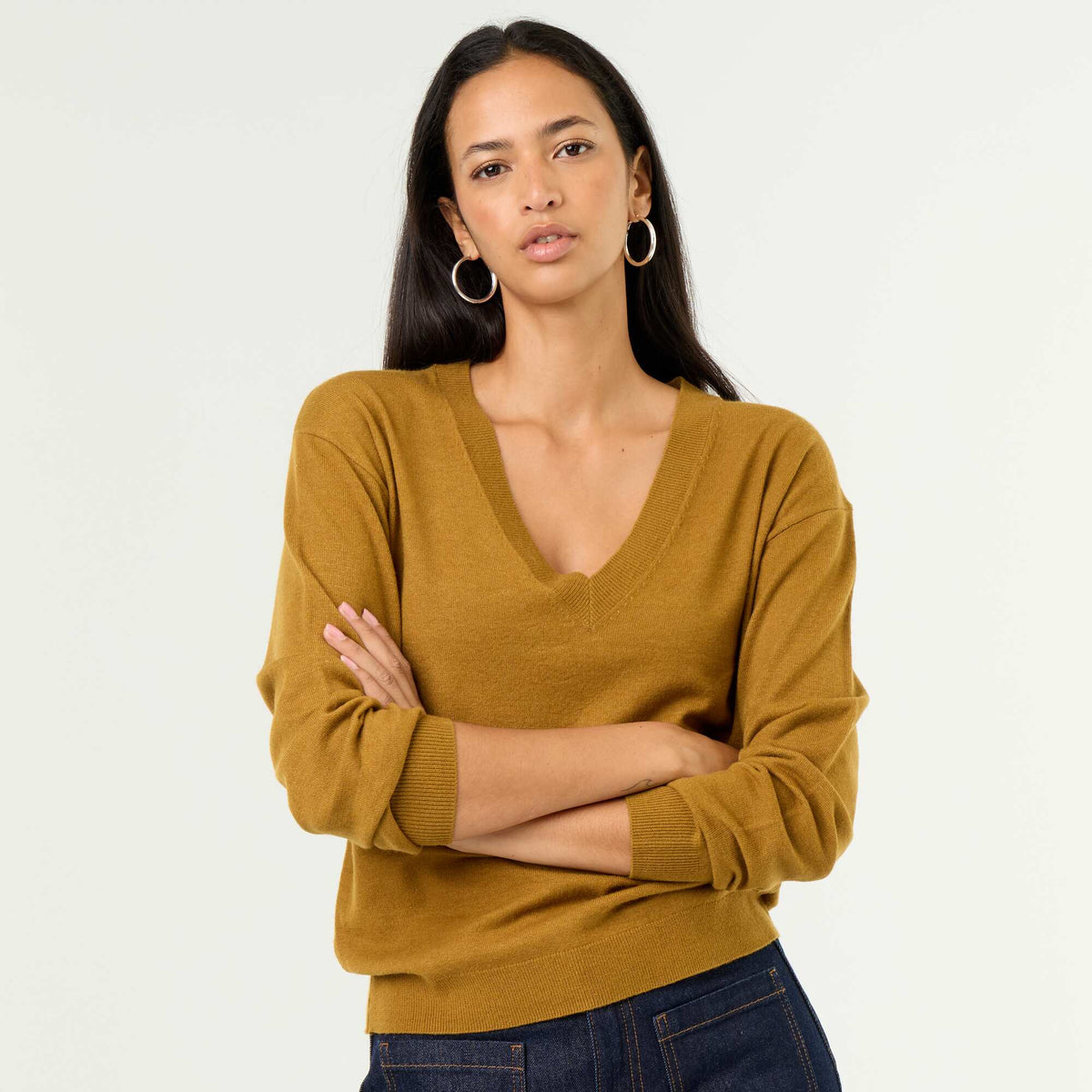 Lightweight V-neck Sweater RED