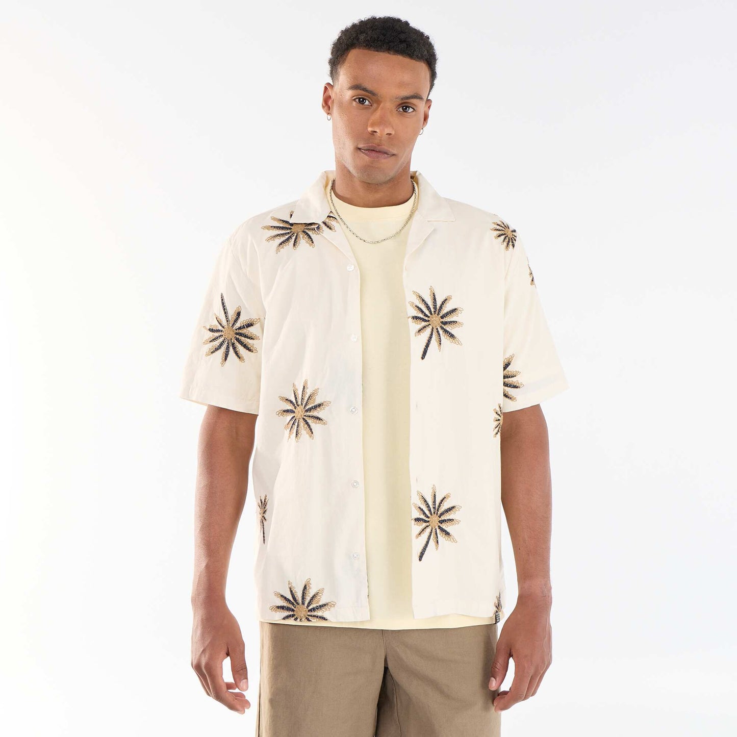 Short-sleeved shirt with embroidered pattern BEIGE