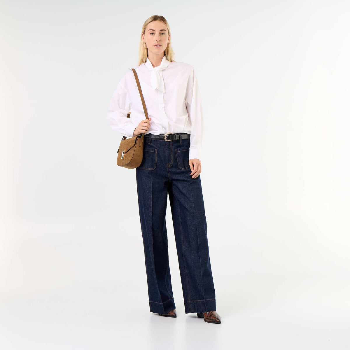 Loose long-sleeved shirt with pussy-bow collar WHITE