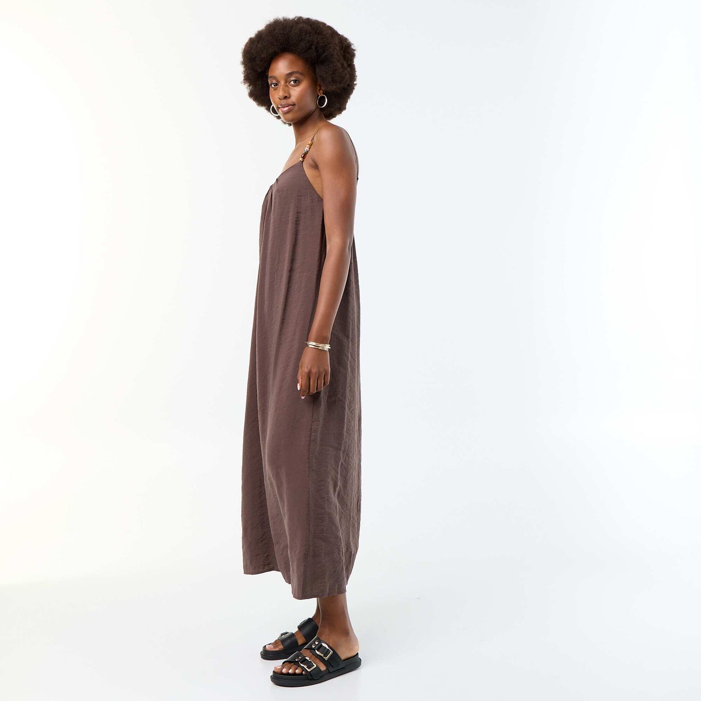 Long dress with thin pearl straps BROWN