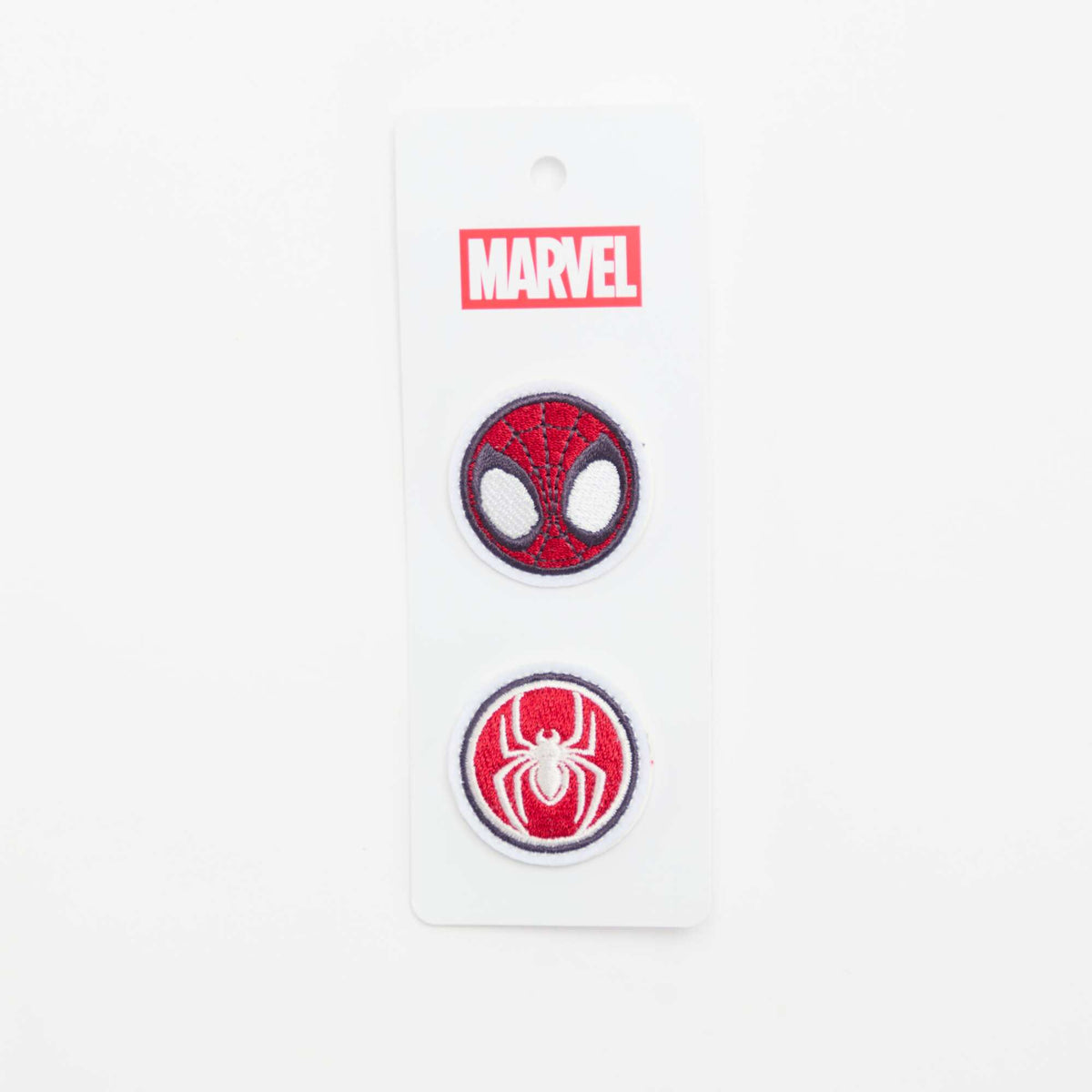 Marvel - კიტჩუნის ფეხსაცმლის სამკერდე ნიშნები წითელი